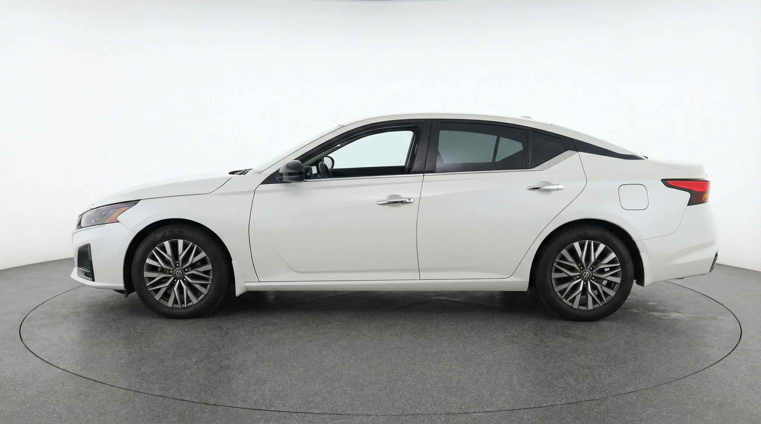 Thumbnail: 2025 Nissan Altima - 4