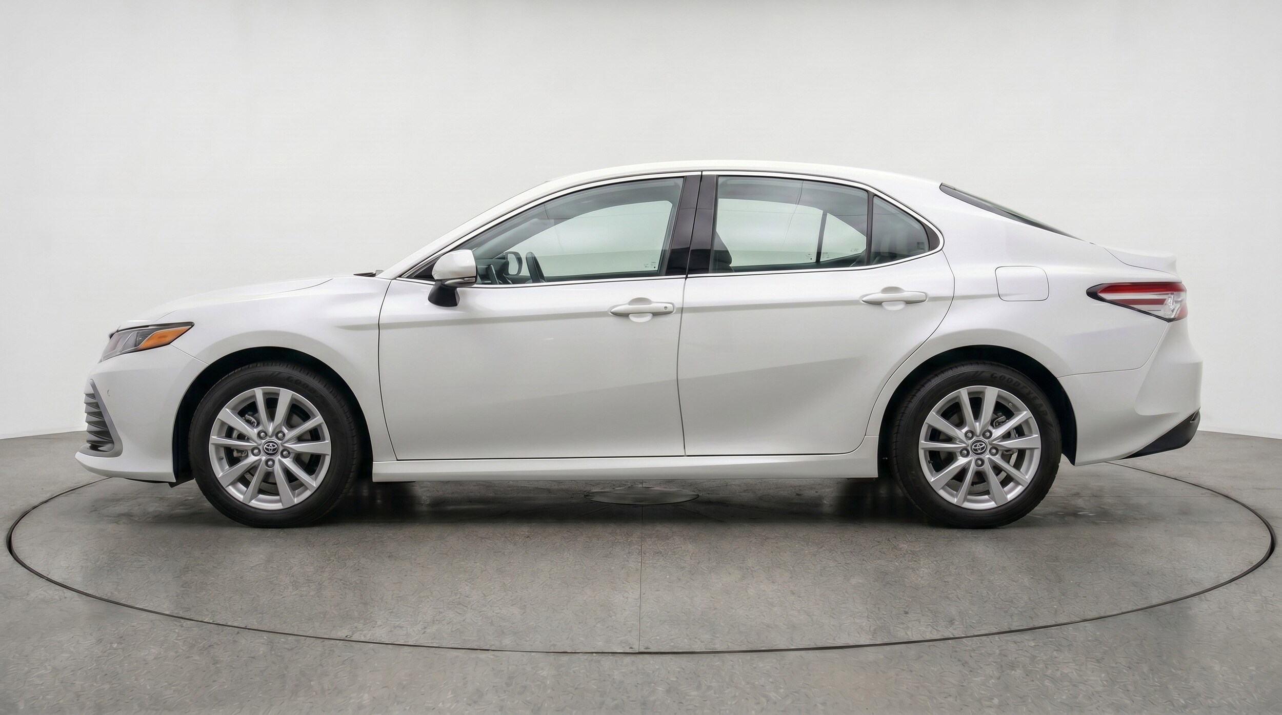 Thumbnail: 2025 Toyota Camry - 5