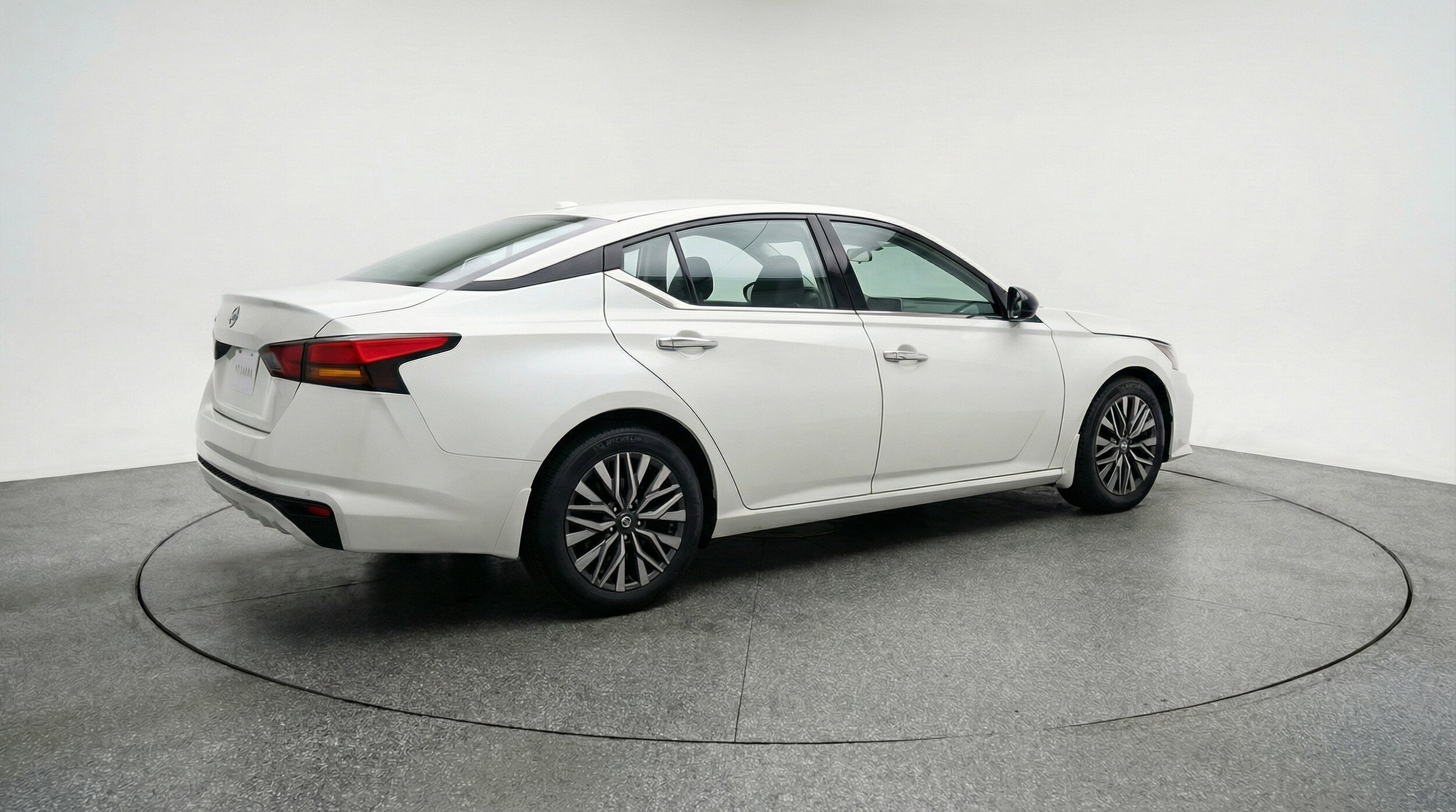 Thumbnail: 2025 Nissan Altima - 9