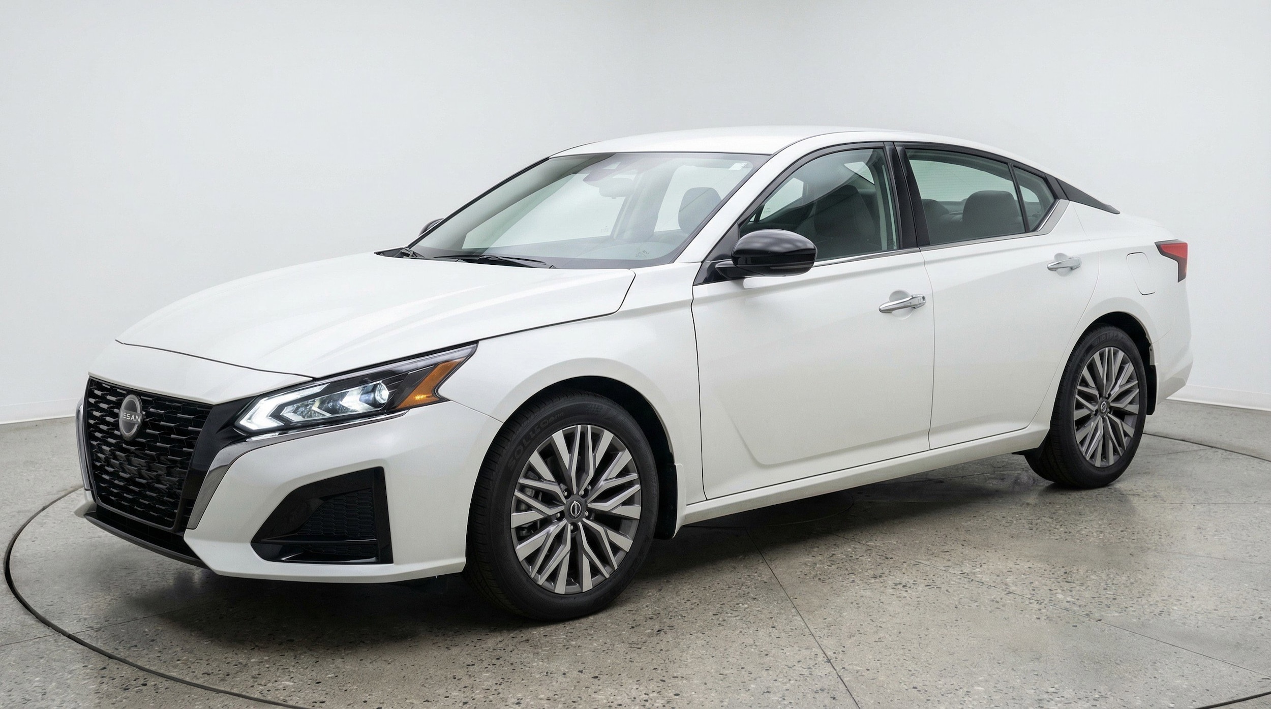 Thumbnail: 2025 Nissan Altima - 3