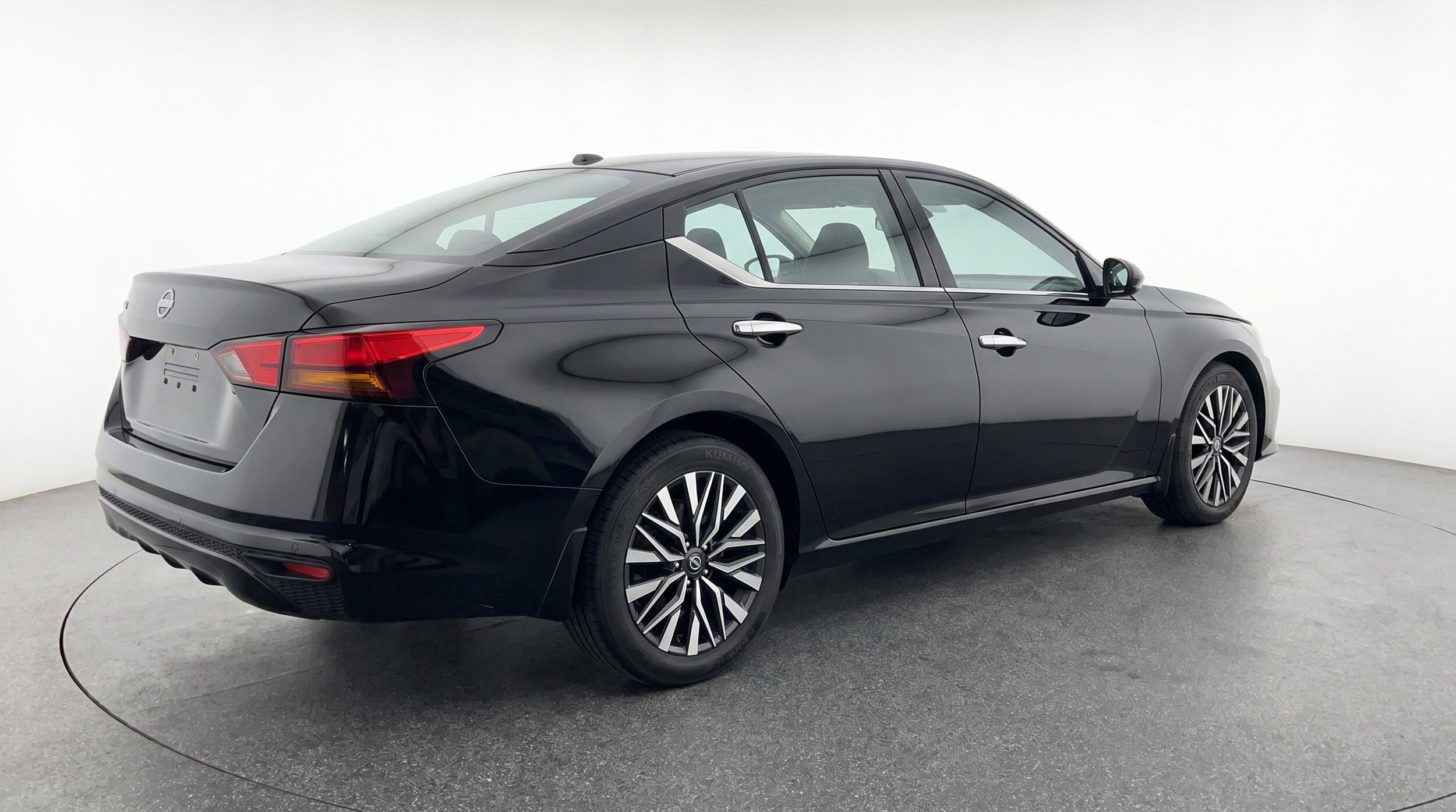Thumbnail: 2025 Nissan Altima - 9