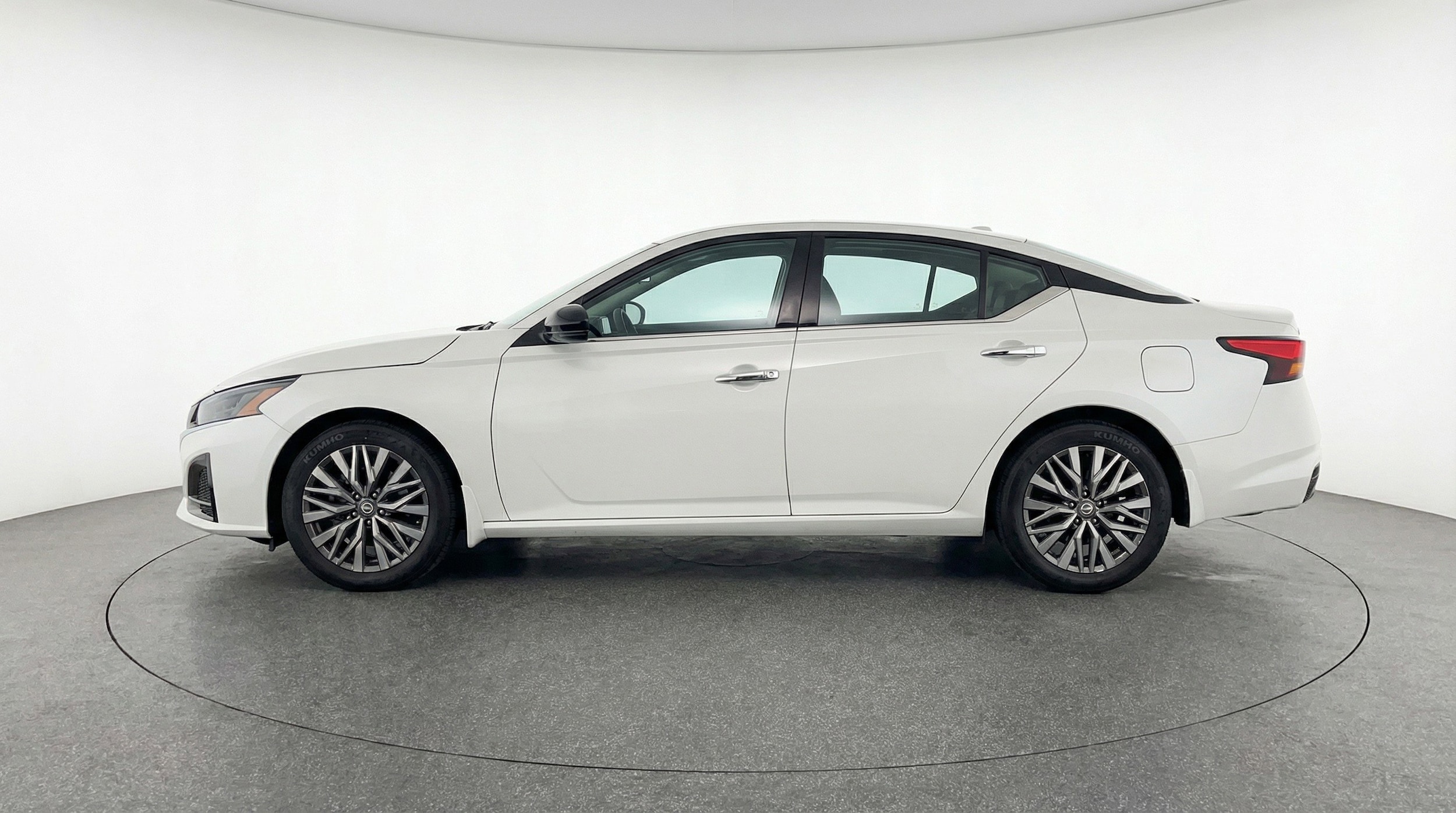 Thumbnail: 2025 Nissan Altima - 5