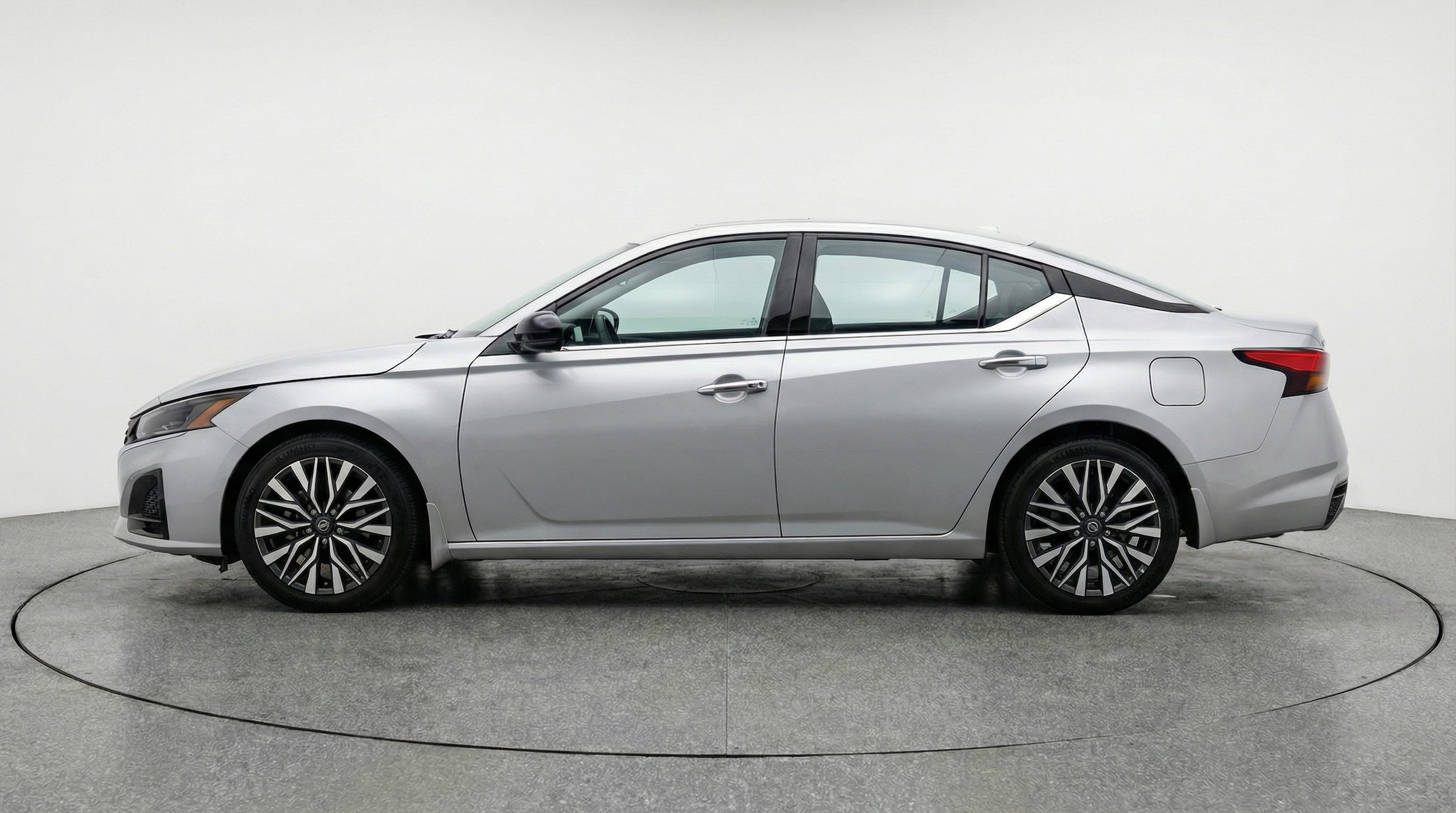 Thumbnail: 2025 Nissan Altima - 4