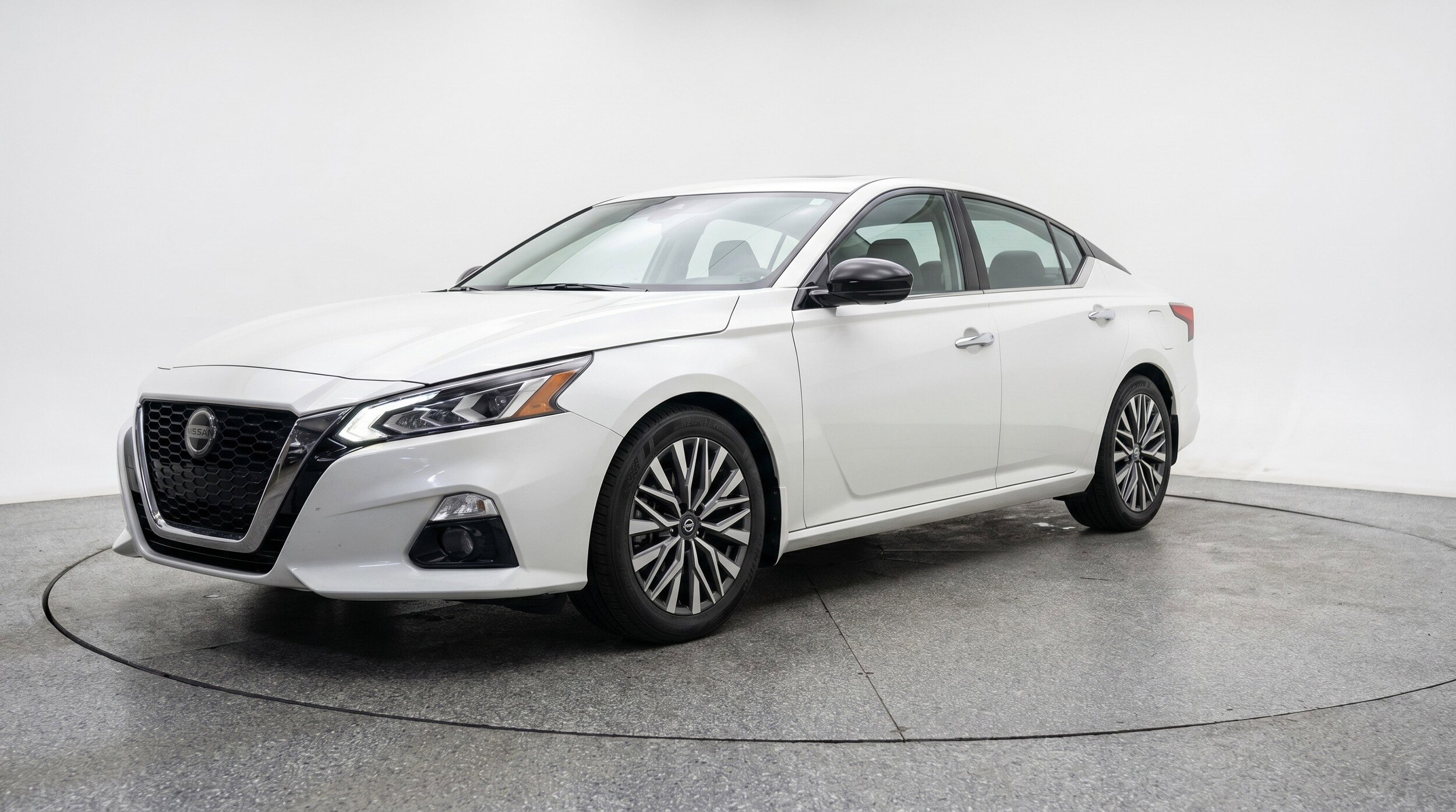 Thumbnail: 2025 Nissan Altima - 3