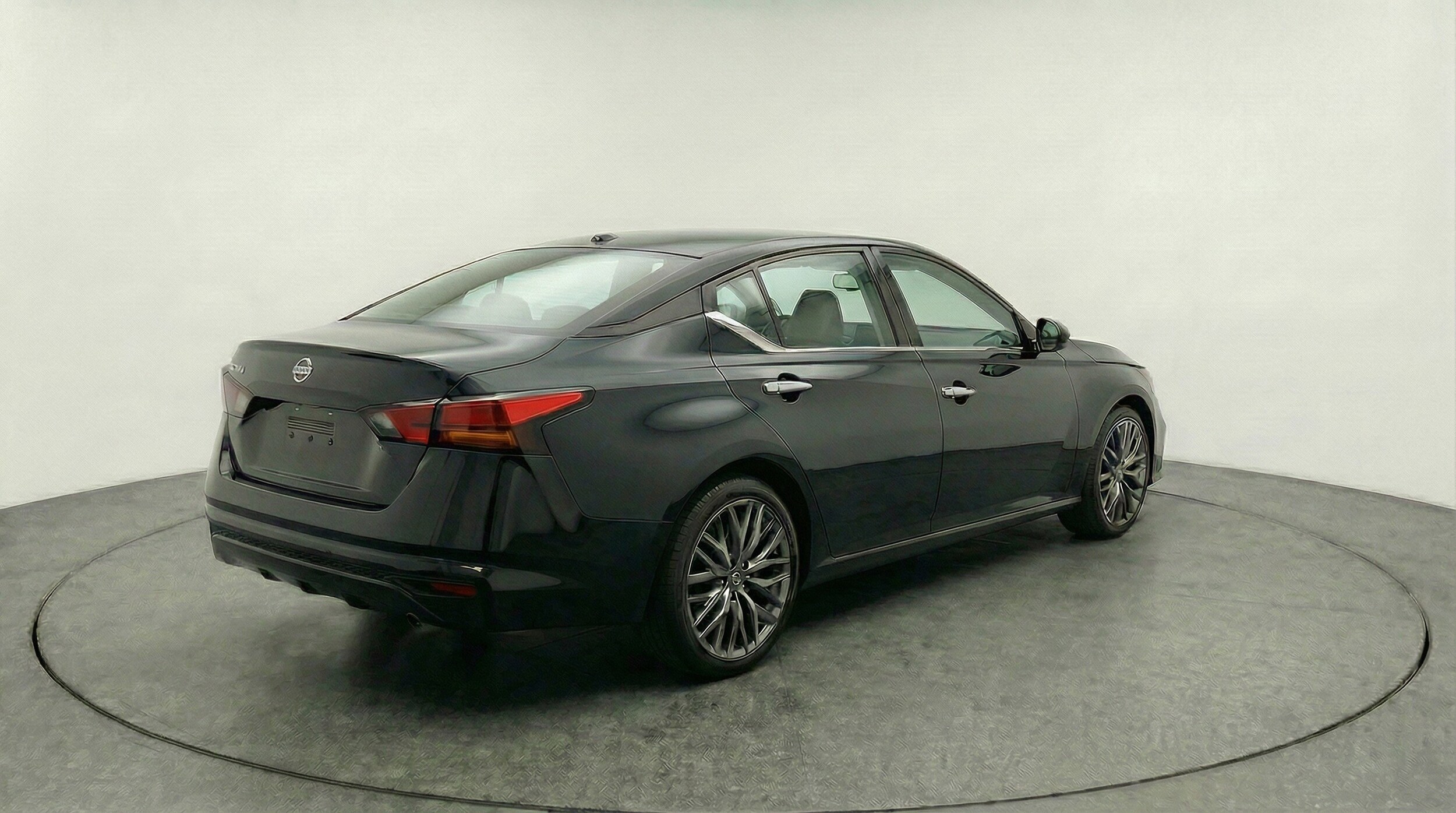 Thumbnail: 2025 Nissan Altima - 9