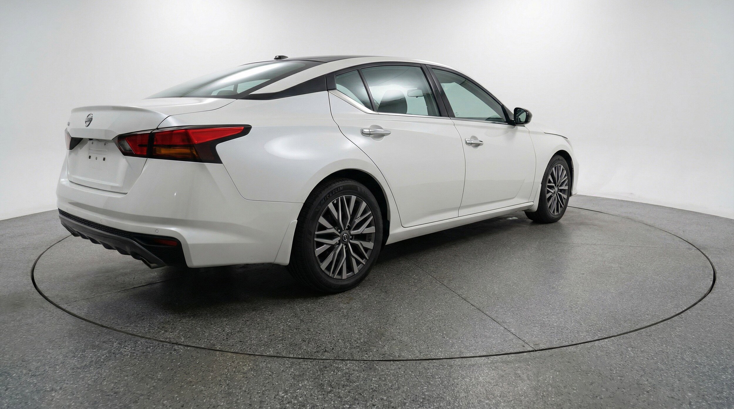 Thumbnail: 2025 Nissan Altima - 9