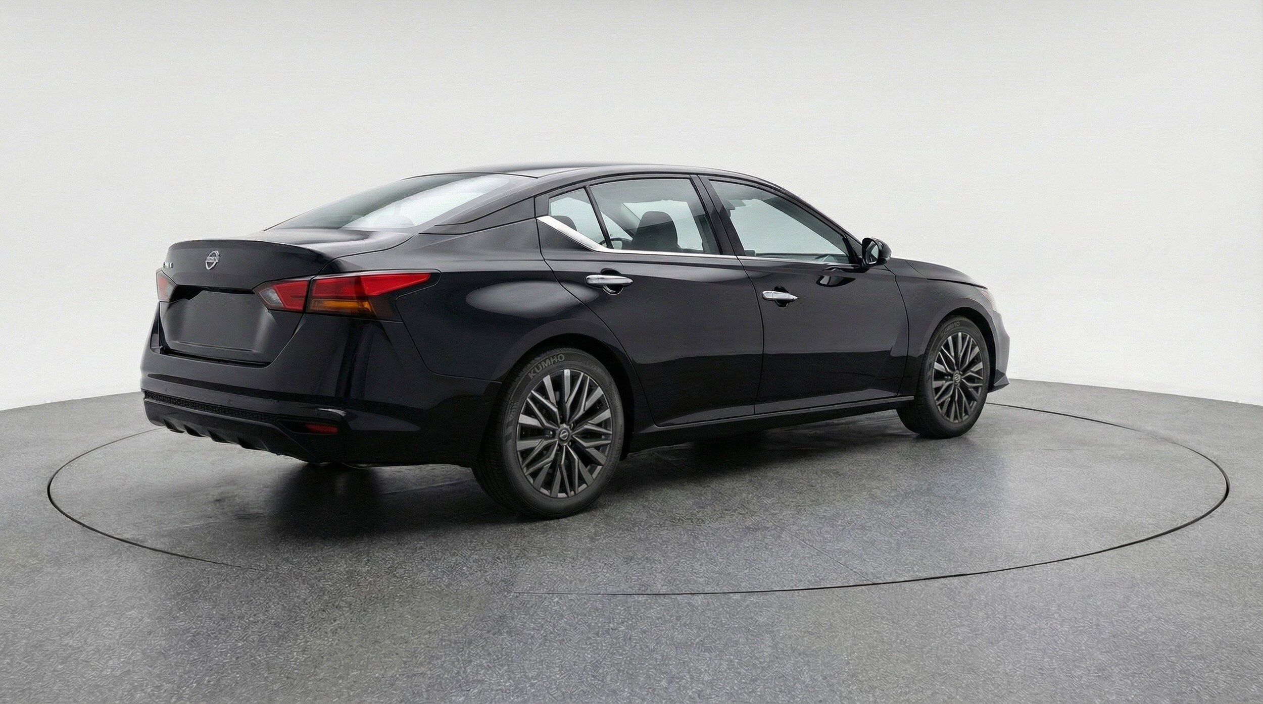 Thumbnail: 2025 Nissan Altima - 9