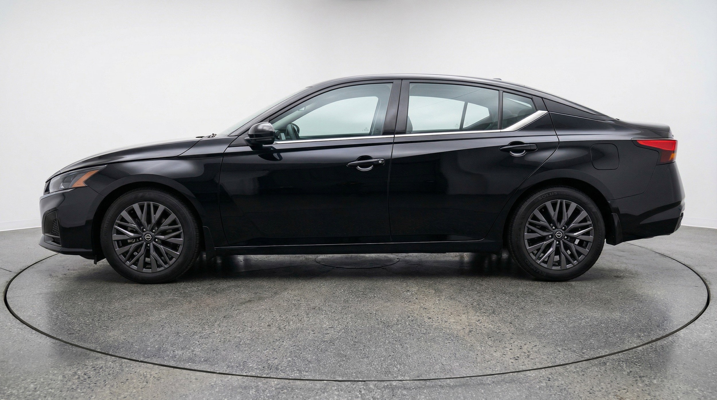 Thumbnail: 2025 Nissan Altima - 5