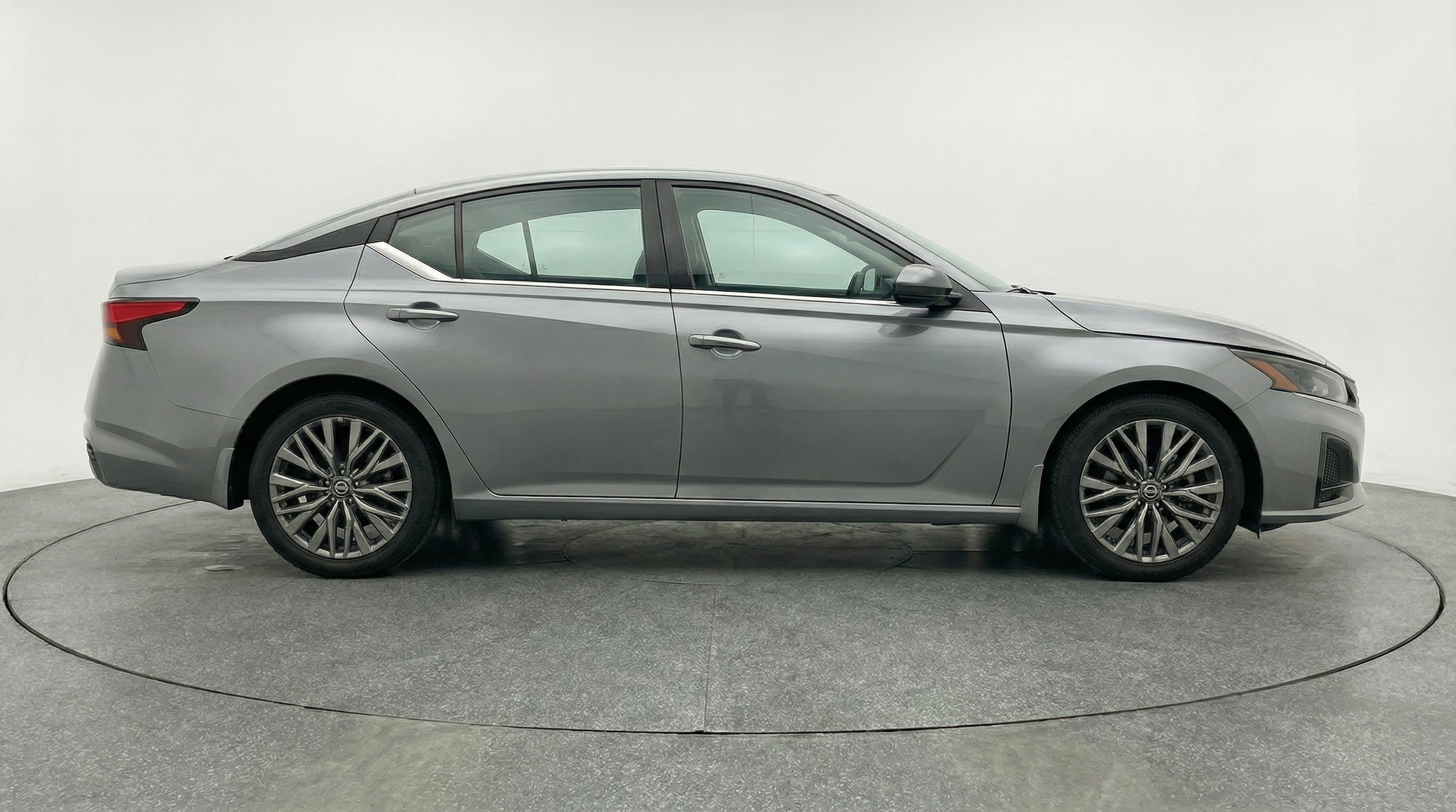 Thumbnail: 2025 Nissan Altima - 8