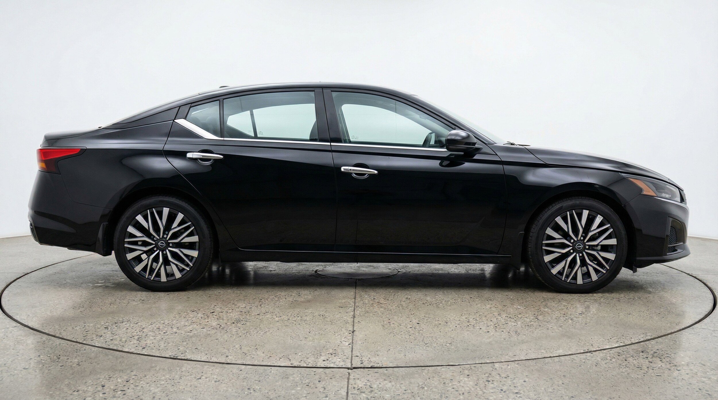 Thumbnail: 2025 Nissan Altima - 11