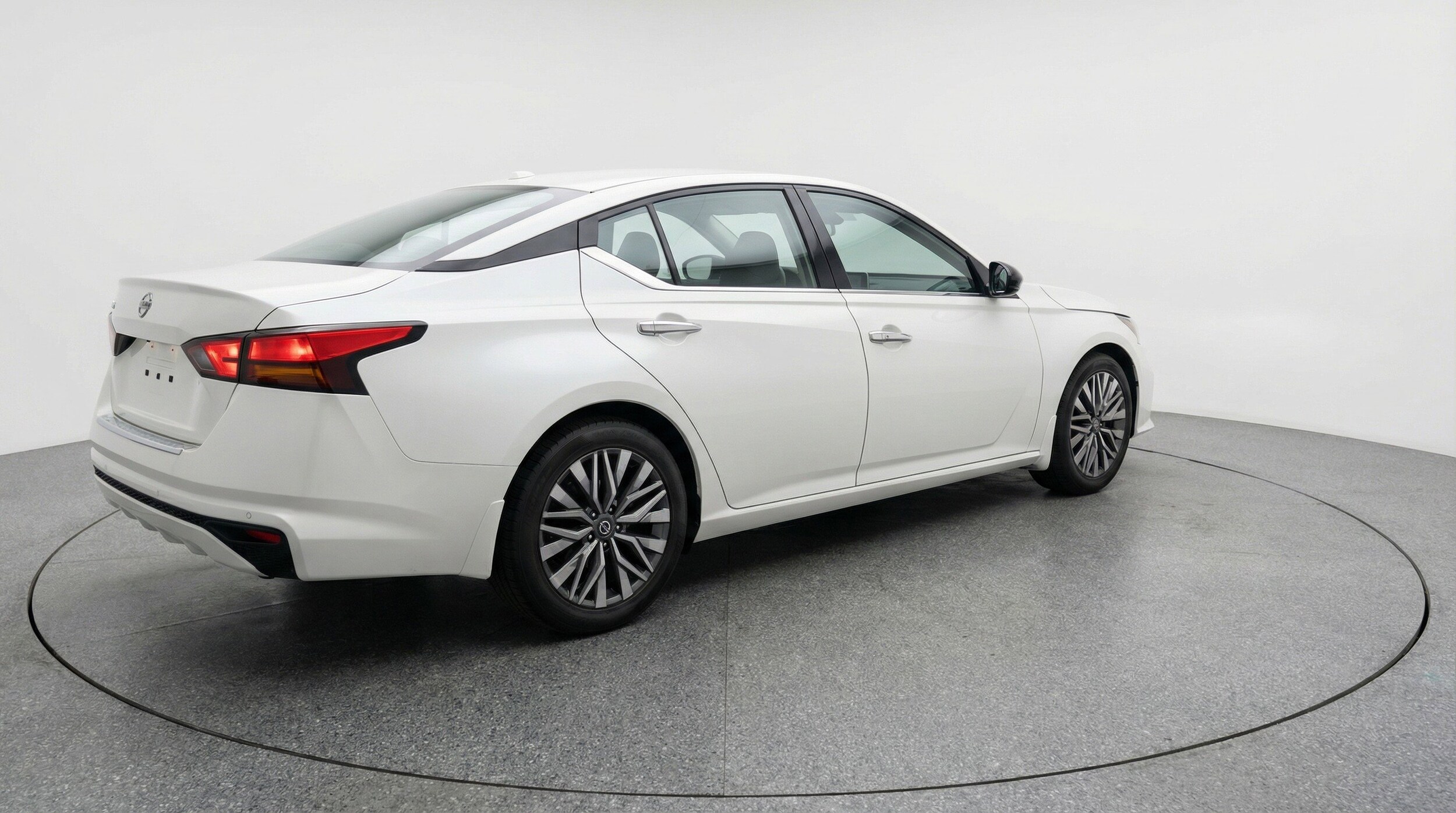 Thumbnail: 2025 Nissan Altima - 9