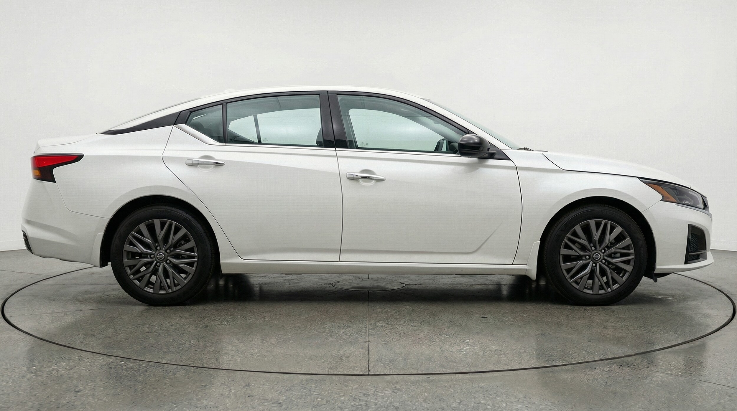 Thumbnail: 2025 Nissan Altima - 8