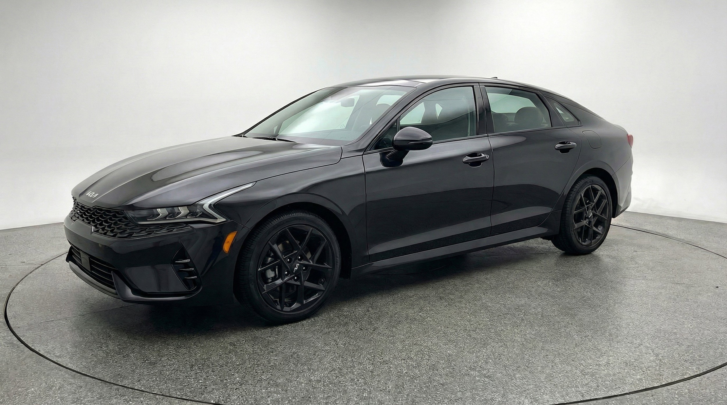 Thumbnail: 2025 Kia K5 - 3