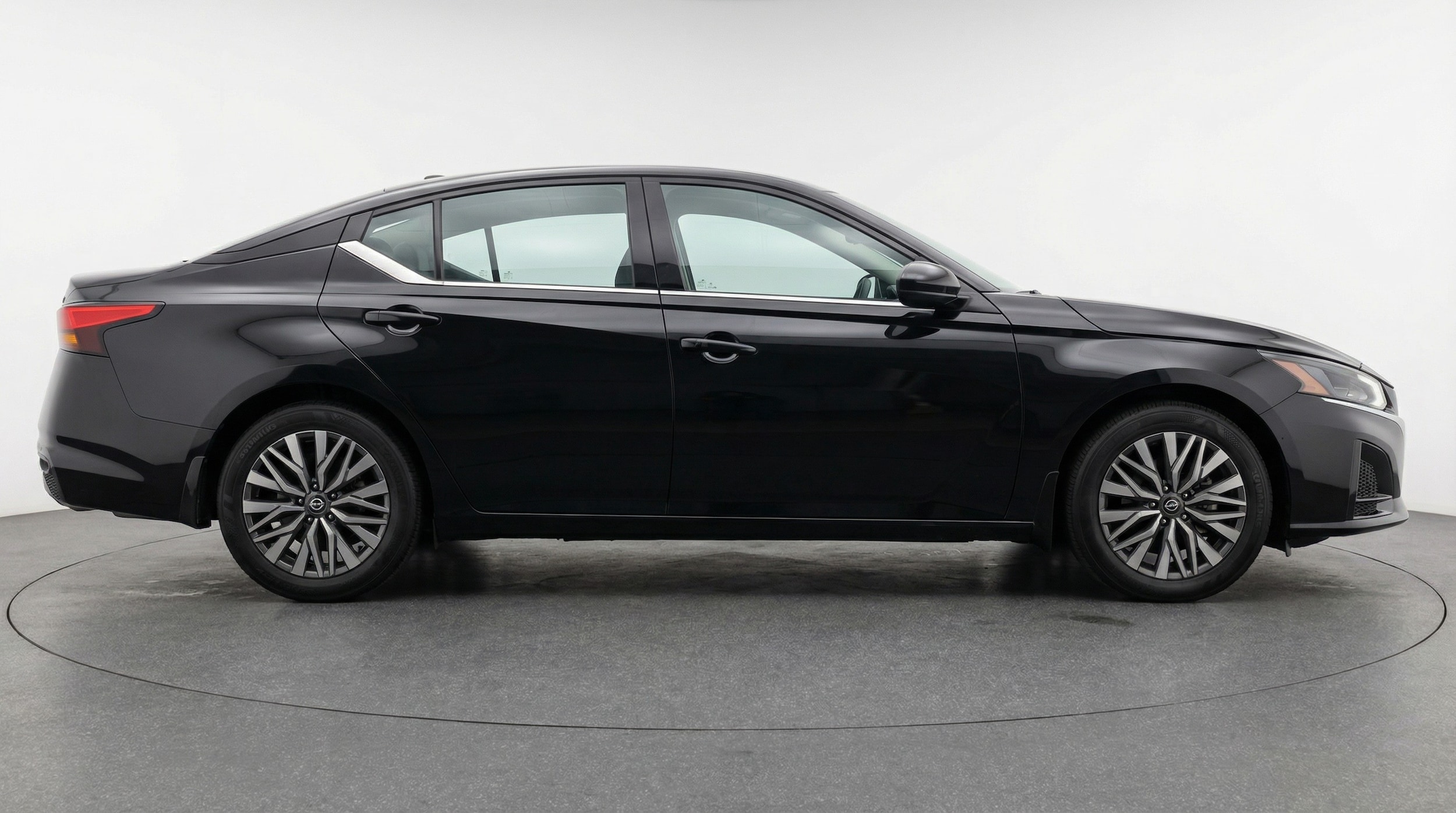 Thumbnail: 2025 Nissan Altima - 8