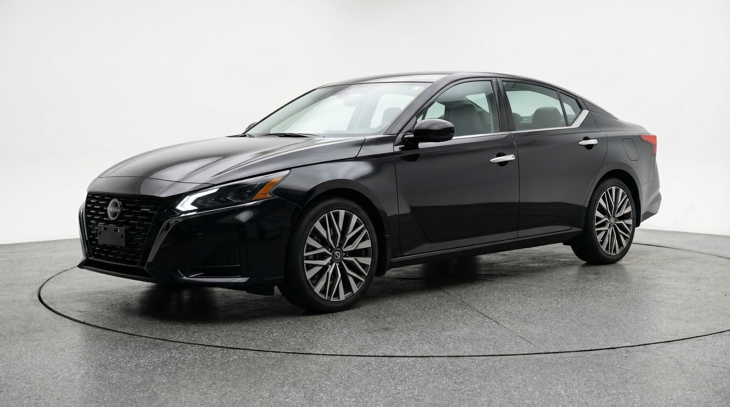 Thumbnail: 2025 Nissan Altima - 3