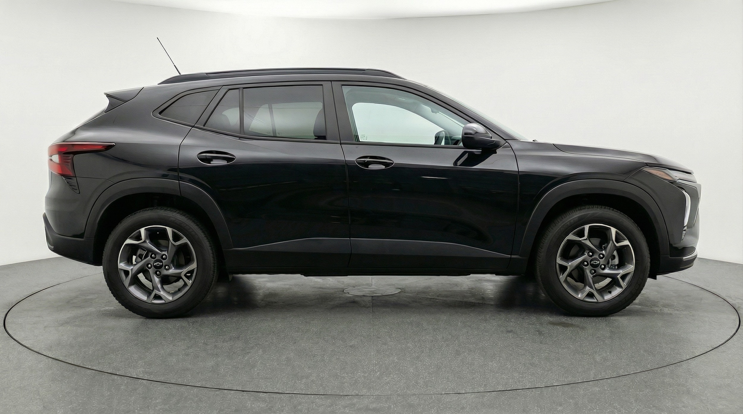 Thumbnail: 2025 Chevrolet Trax - 8