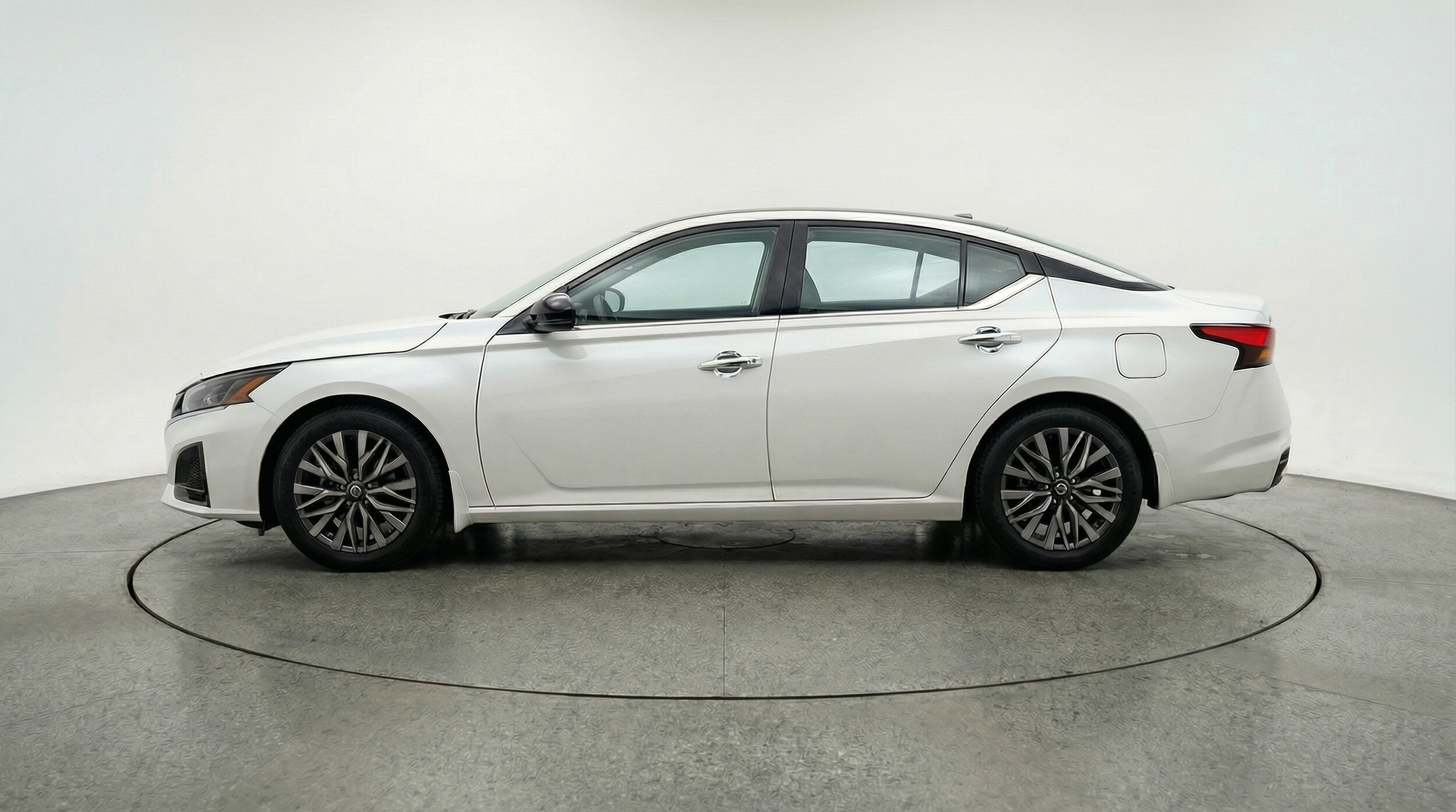 Thumbnail: 2025 Nissan Altima - 4