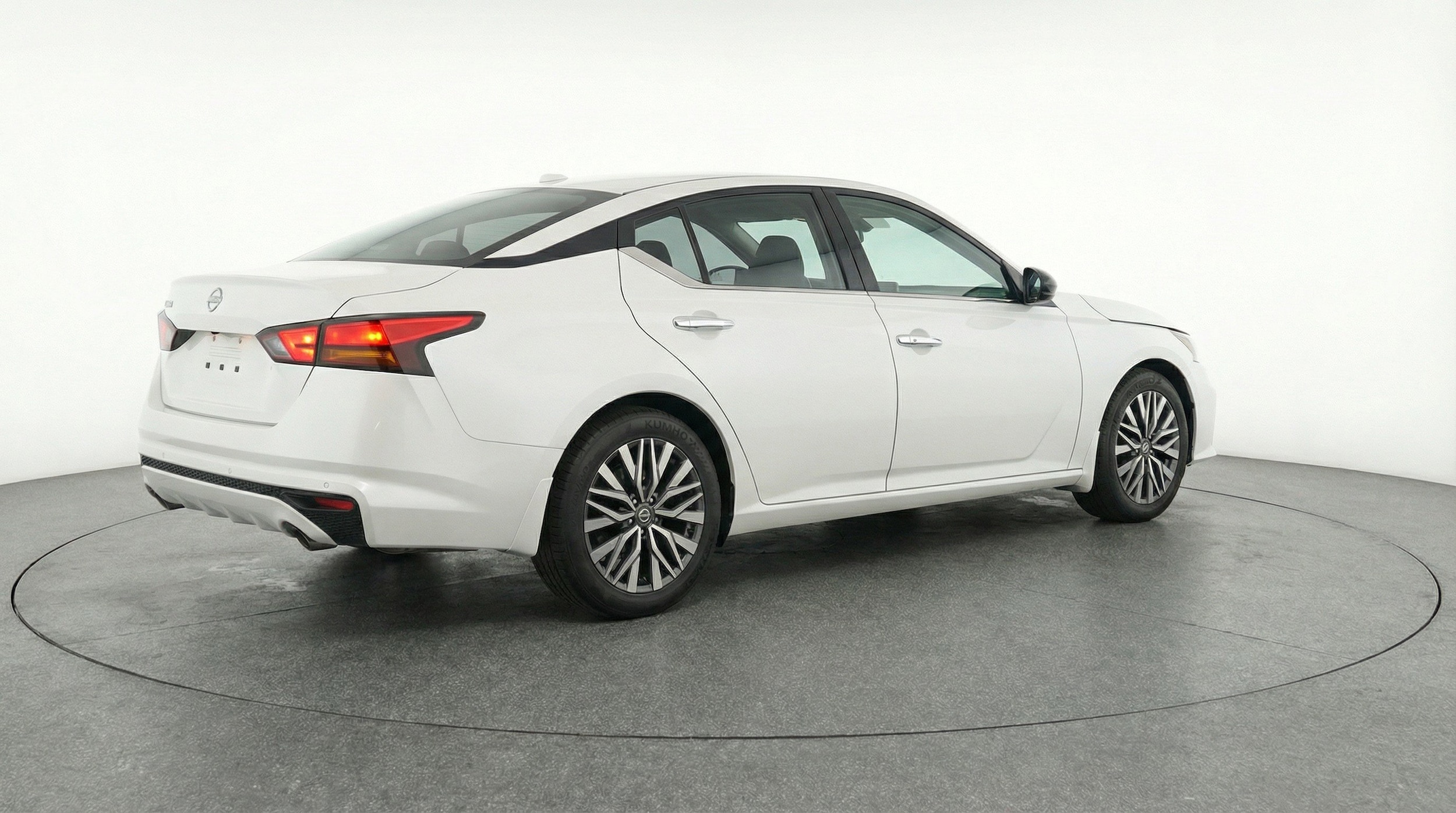 Thumbnail: 2025 Nissan Altima - 9