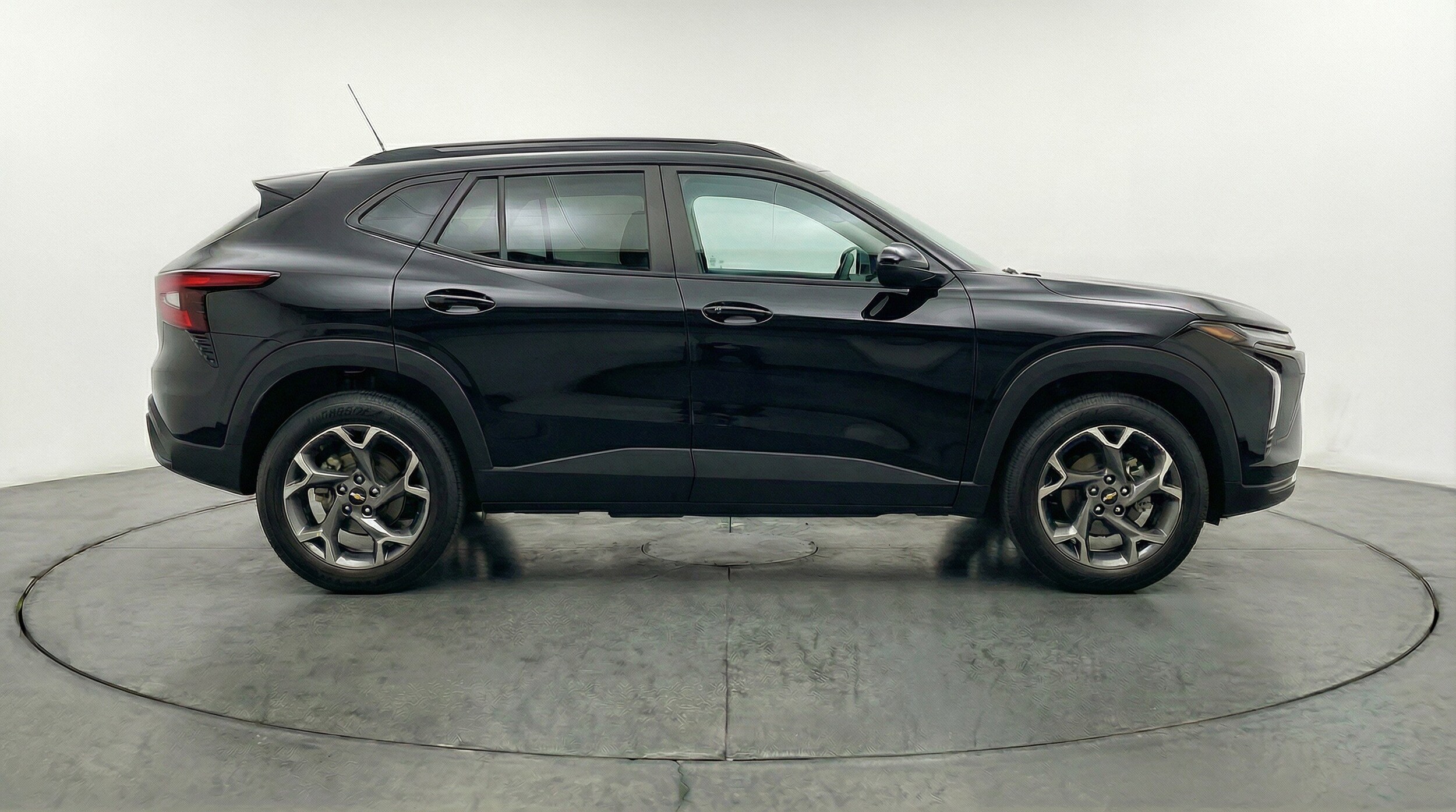 Thumbnail: 2025 Chevrolet Trax - 11