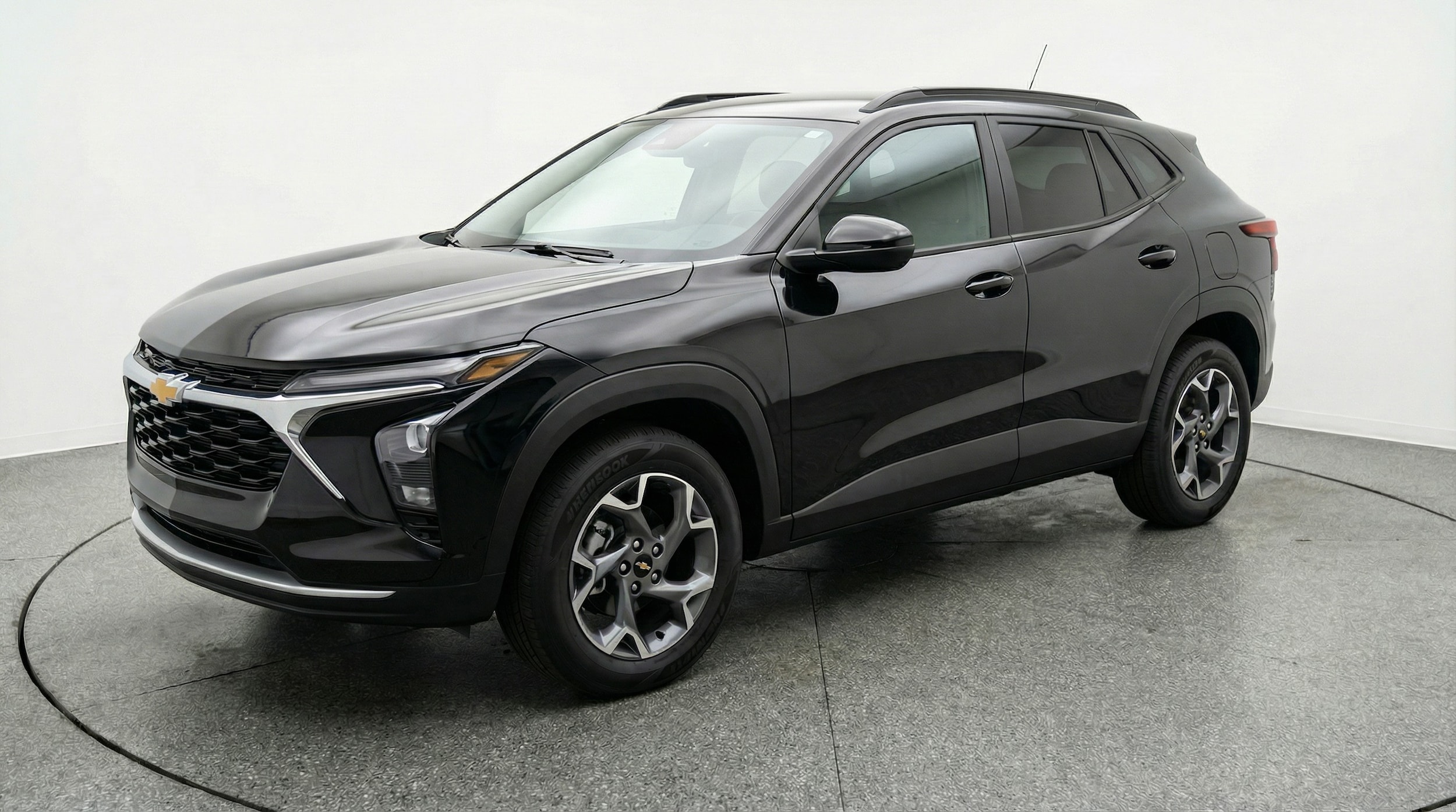 Thumbnail: 2025 Chevrolet Trax - 3