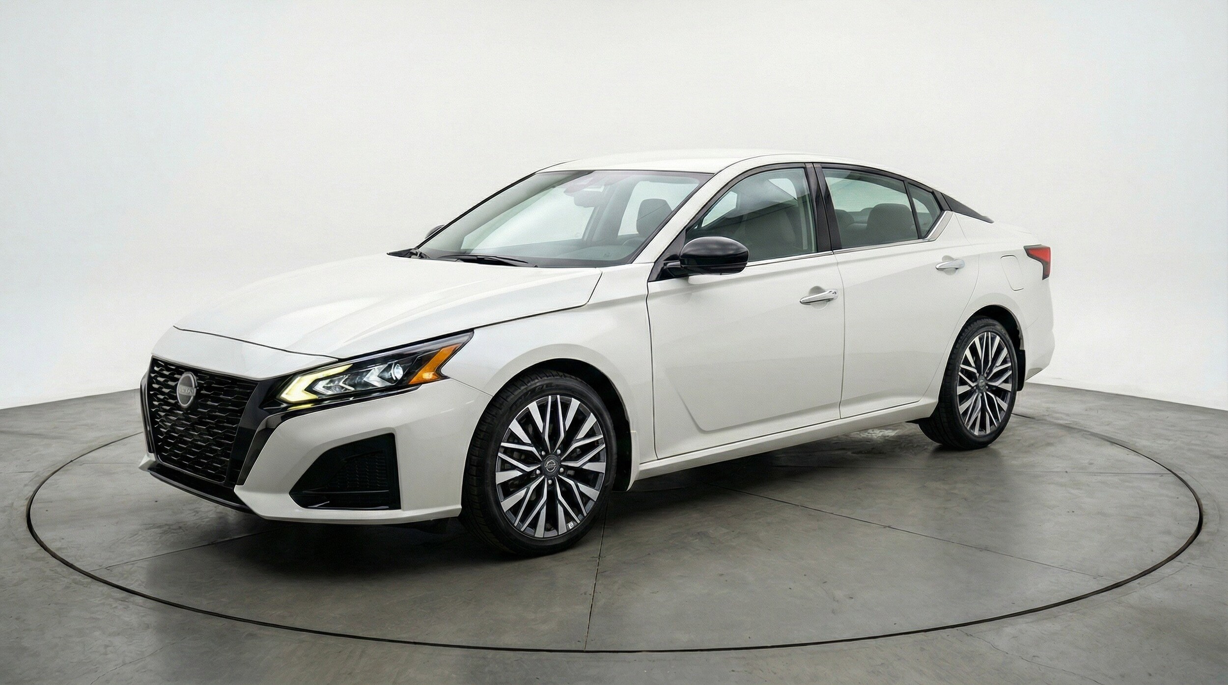 Thumbnail: 2025 Nissan Altima - 3