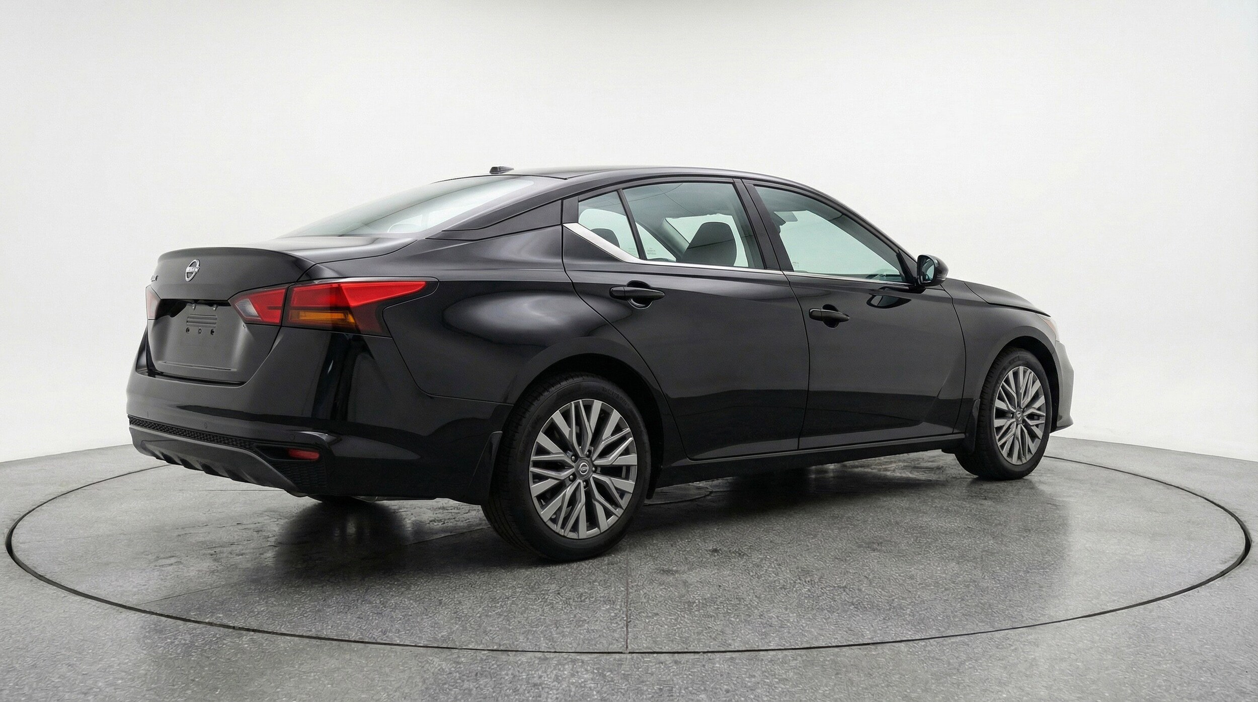 Thumbnail: 2025 Nissan Altima - 9