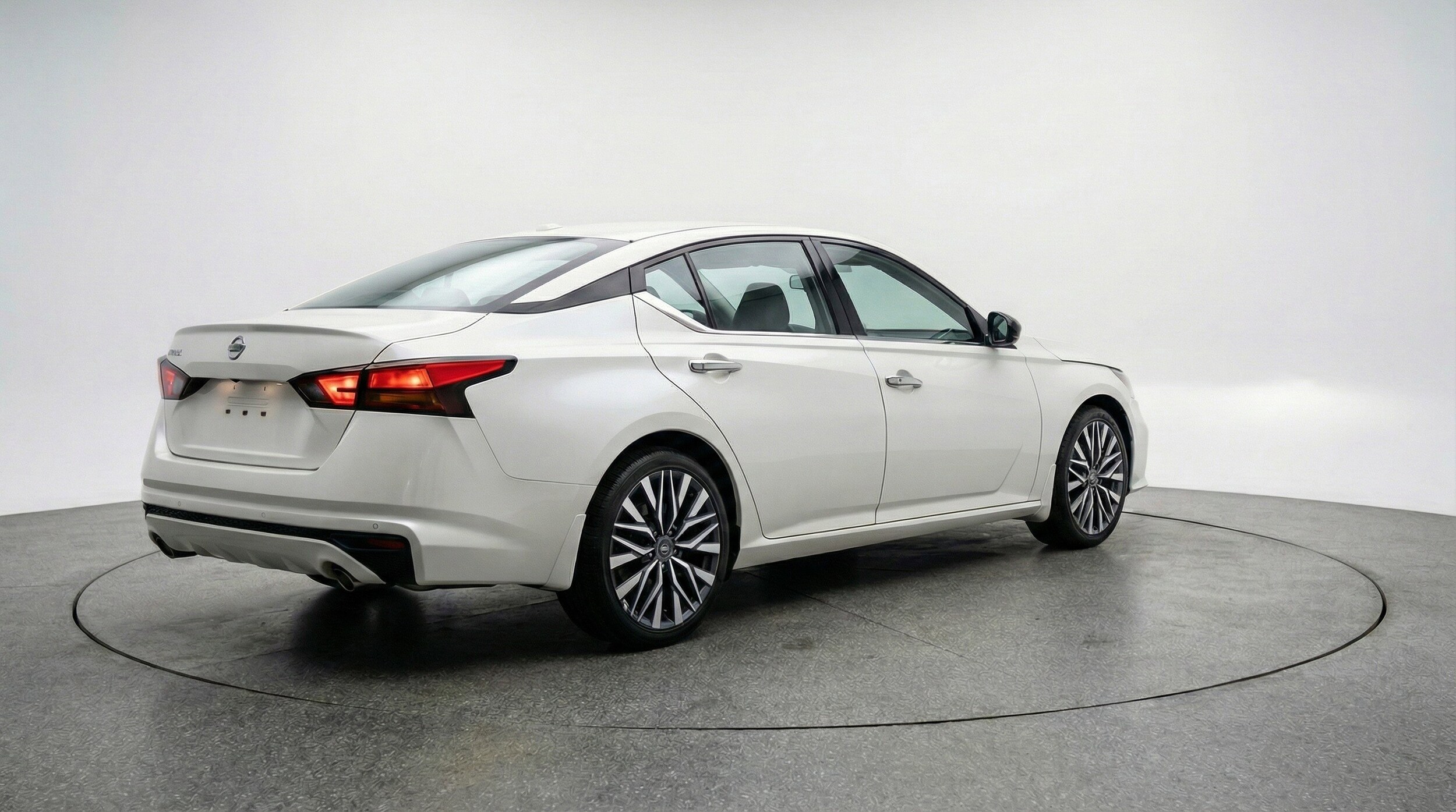 Thumbnail: 2025 Nissan Altima - 9