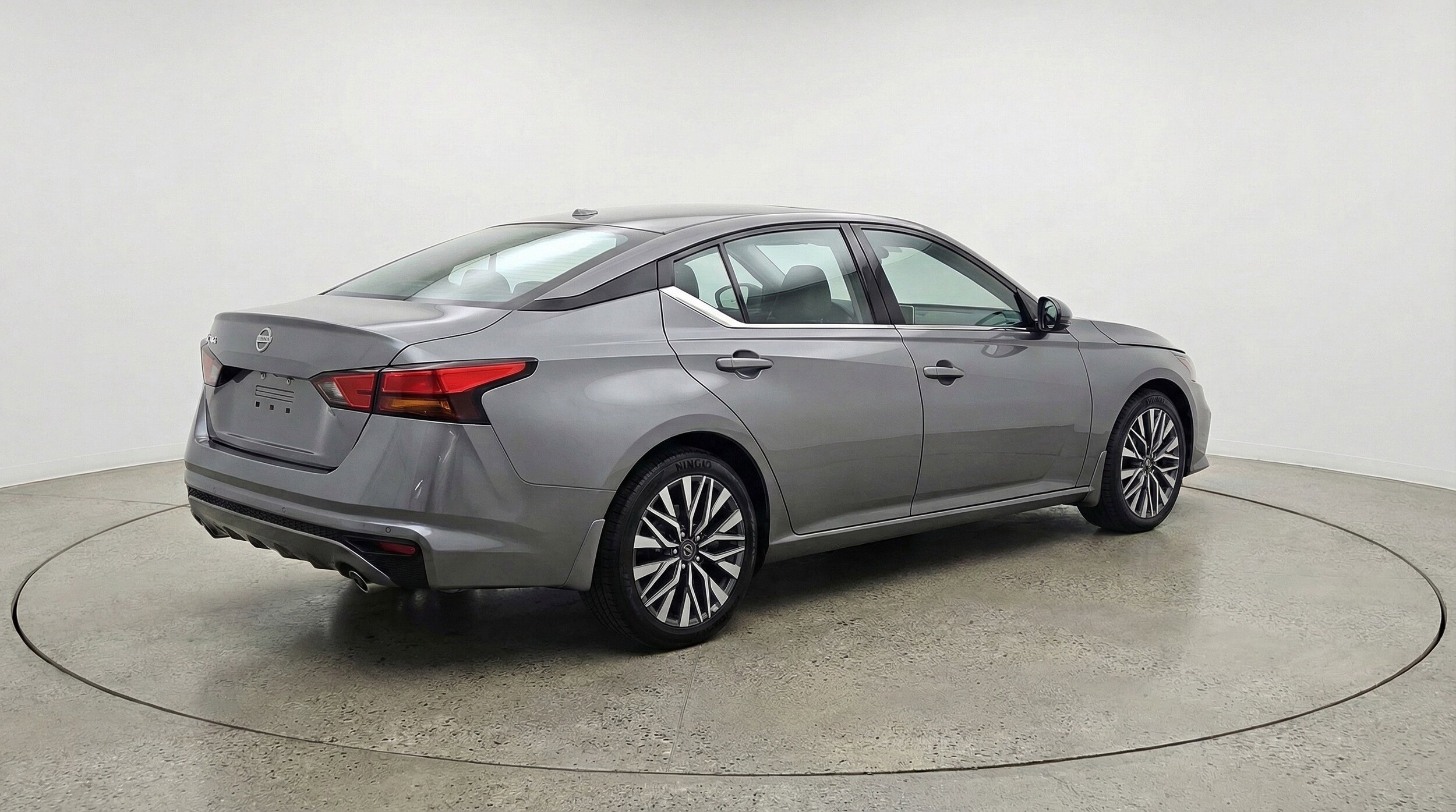 Thumbnail: 2025 Nissan Altima - 9