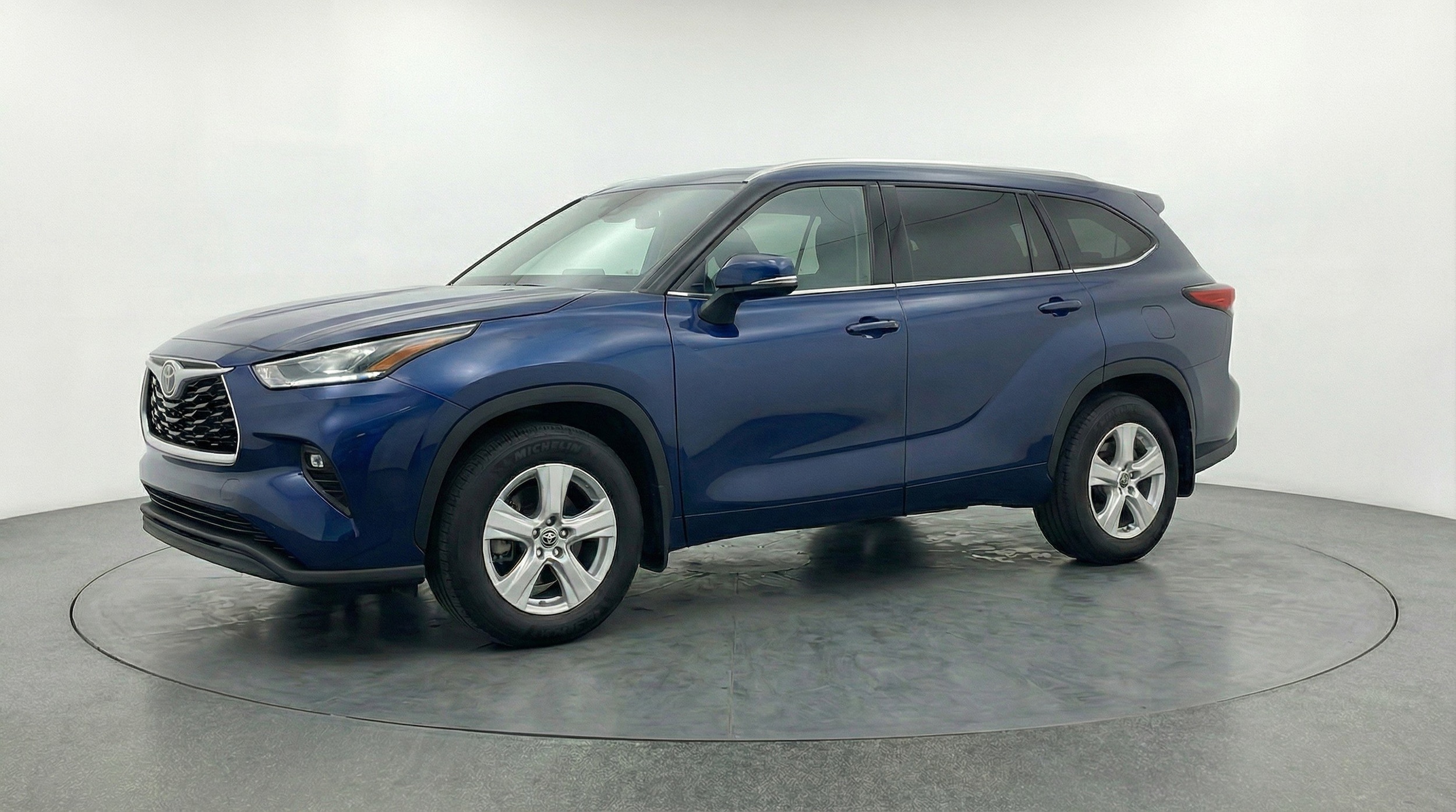 Thumbnail: 2025 Toyota Highlander - 3
