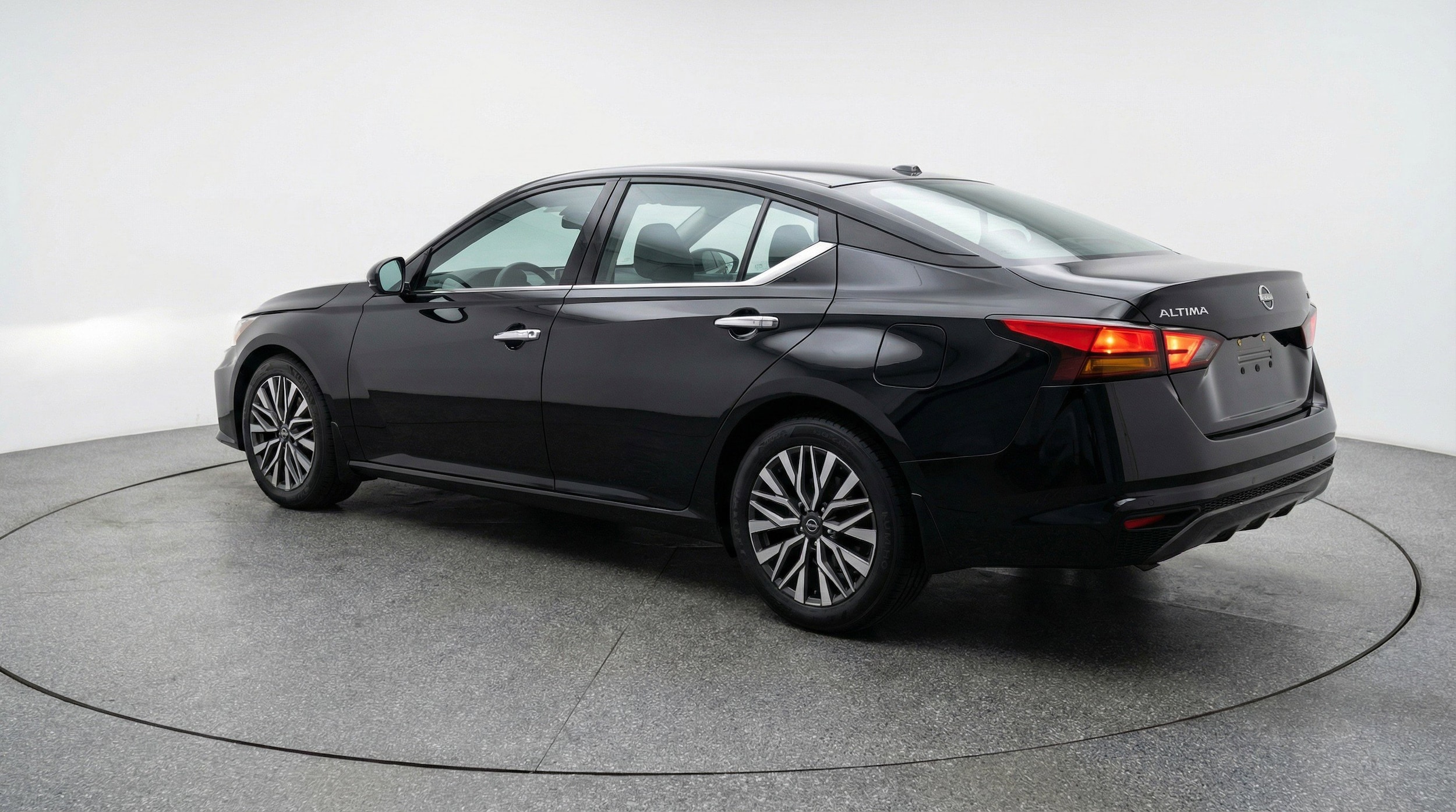 Thumbnail: 2025 Nissan Altima - 6