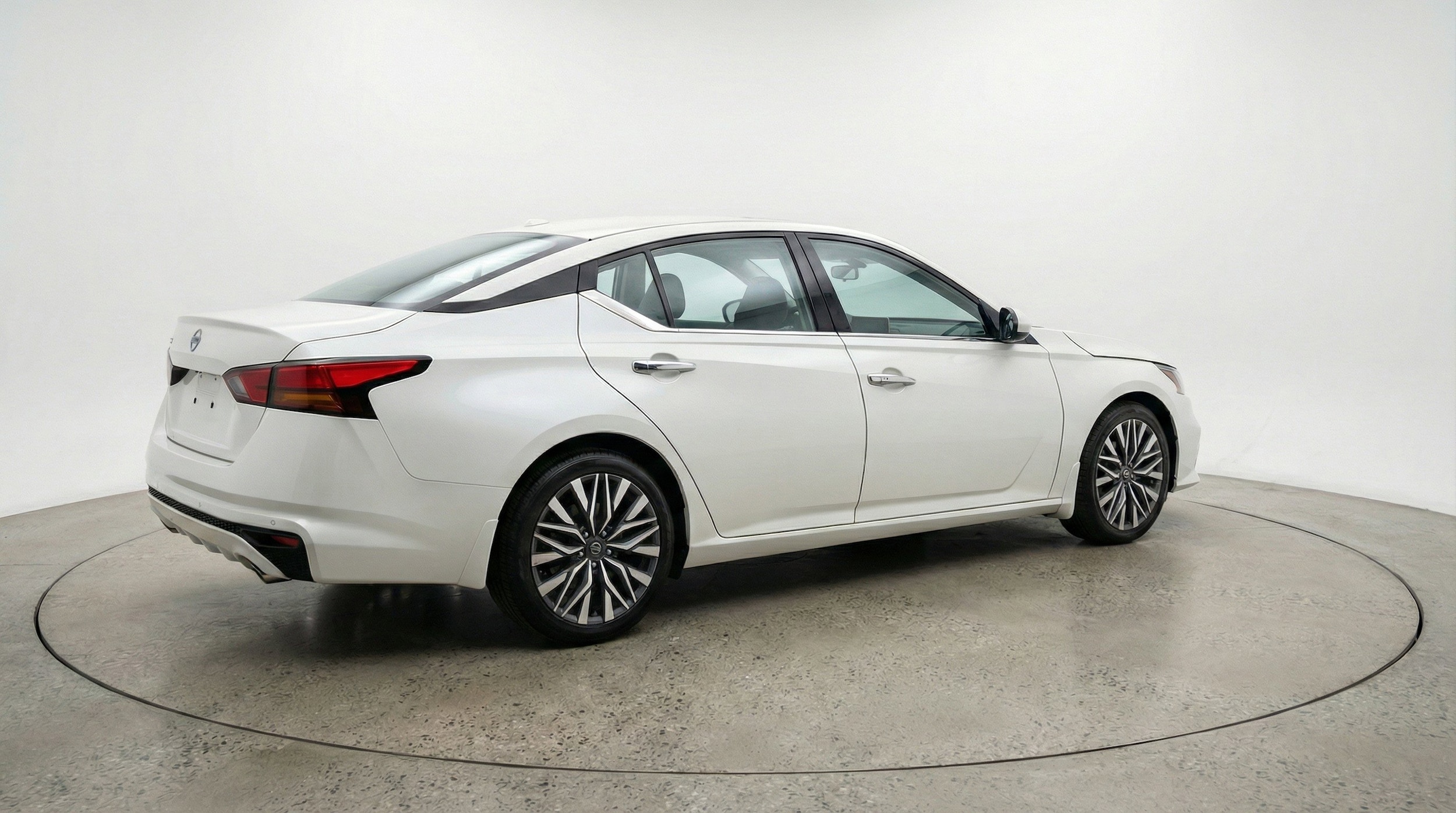 Thumbnail: 2025 Nissan Altima - 9