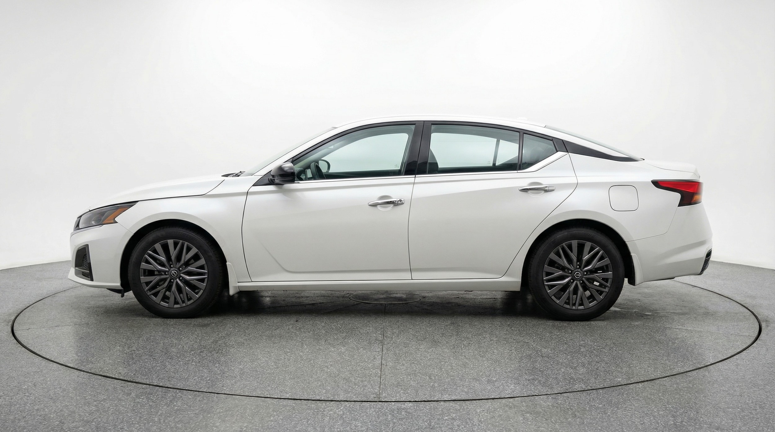 Thumbnail: 2025 Nissan Altima - 4