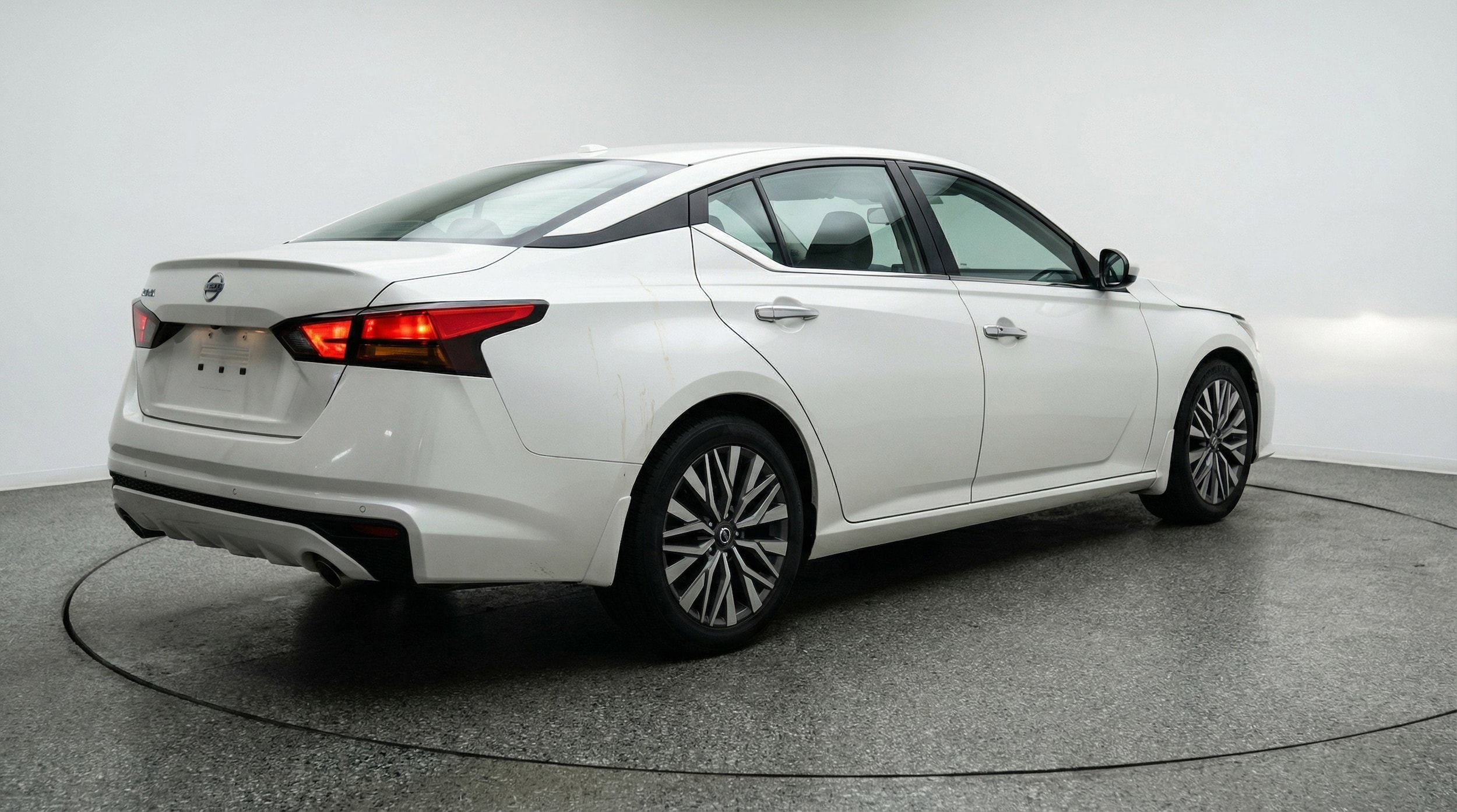 Thumbnail: 2025 Nissan Altima - 9