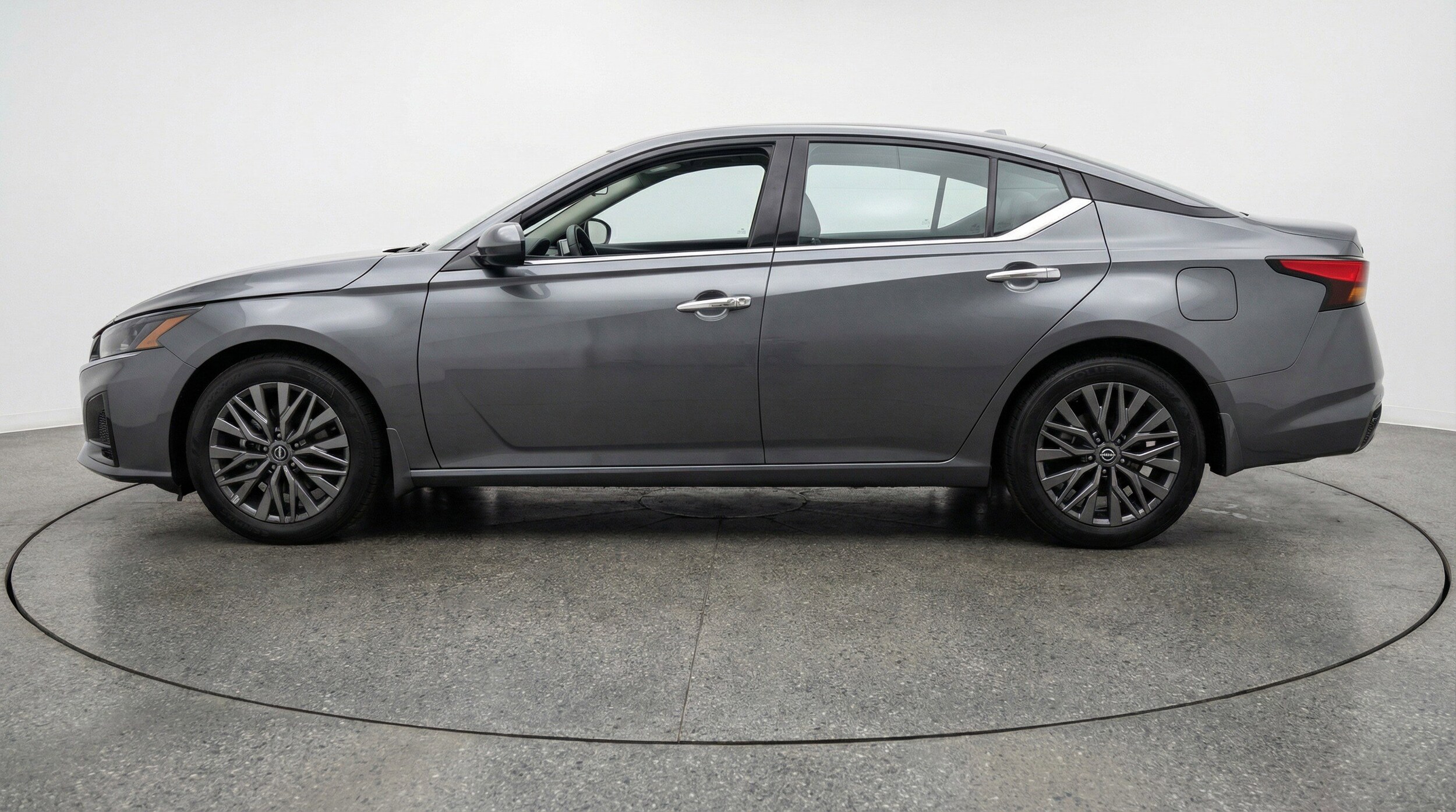 Thumbnail: 2025 Nissan Altima - 5