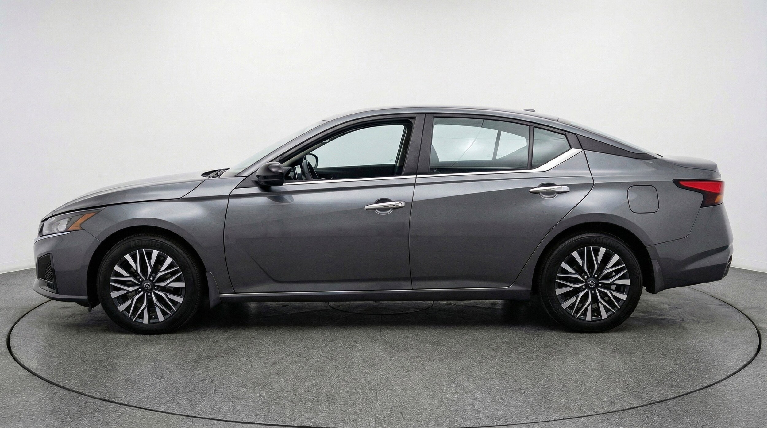 Thumbnail: 2025 Nissan Altima - 5