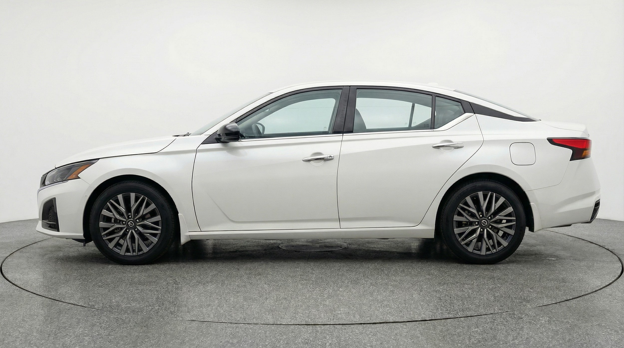 Thumbnail: 2025 Nissan Altima - 4