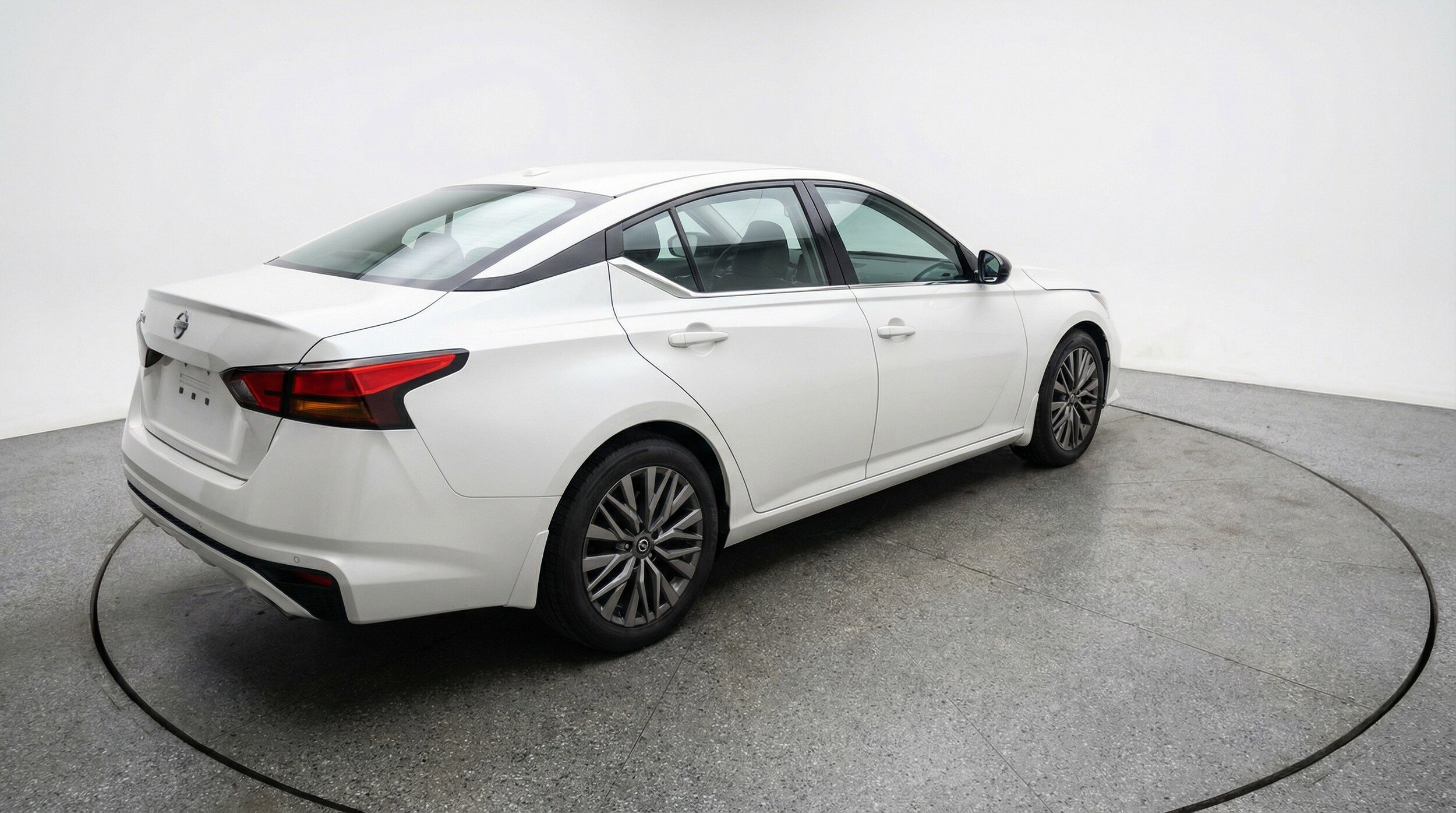 Thumbnail: 2025 Nissan Altima - 9