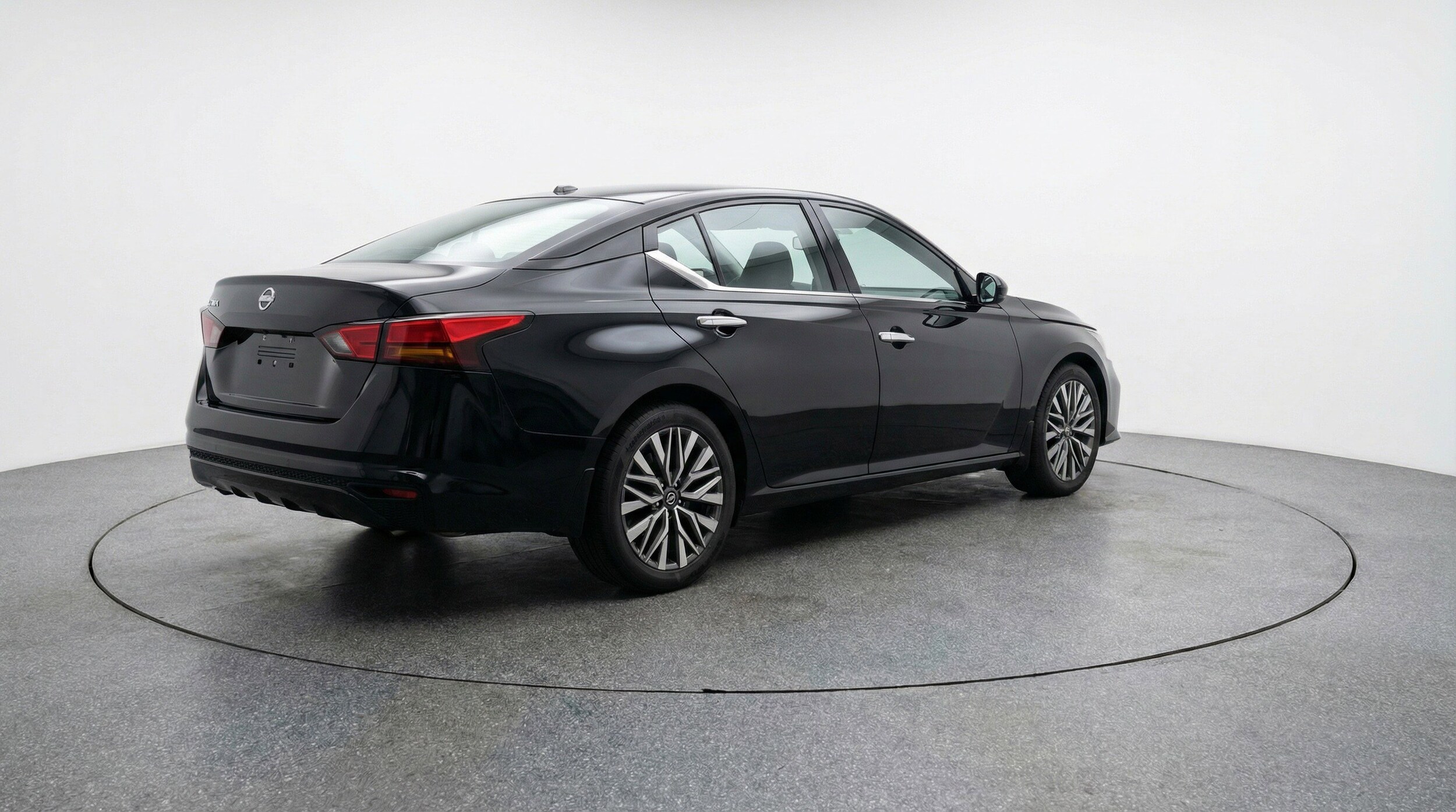 Thumbnail: 2025 Nissan Altima - 9