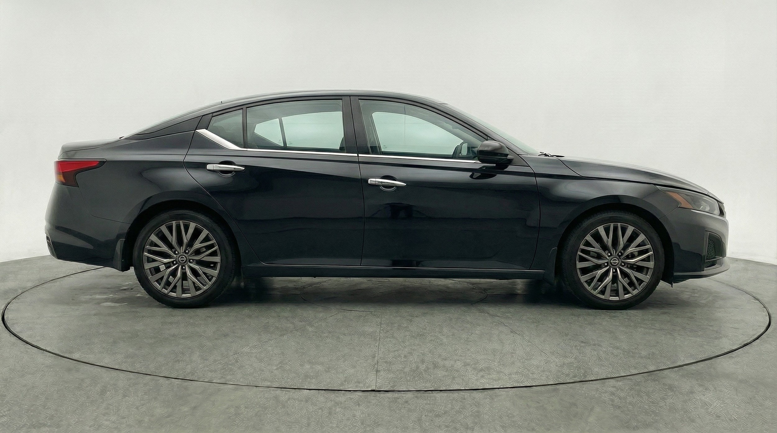 Thumbnail: 2025 Nissan Altima - 8