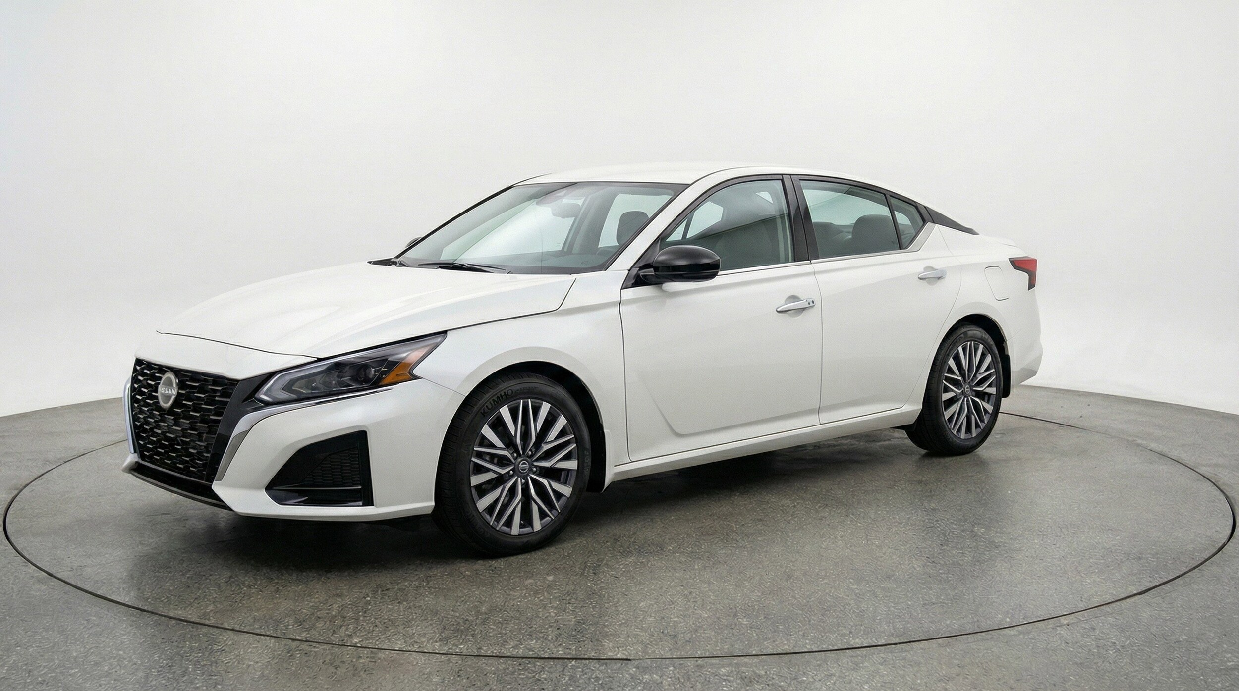 Thumbnail: 2025 Nissan Altima - 3