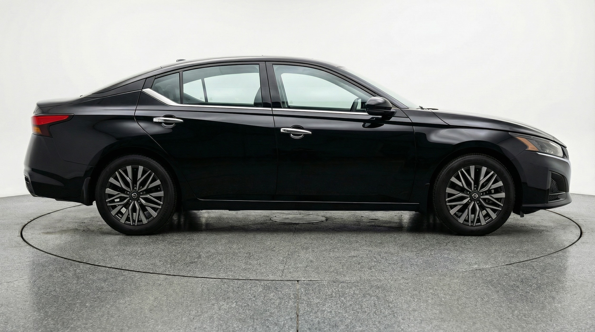 Thumbnail: 2025 Nissan Altima - 8