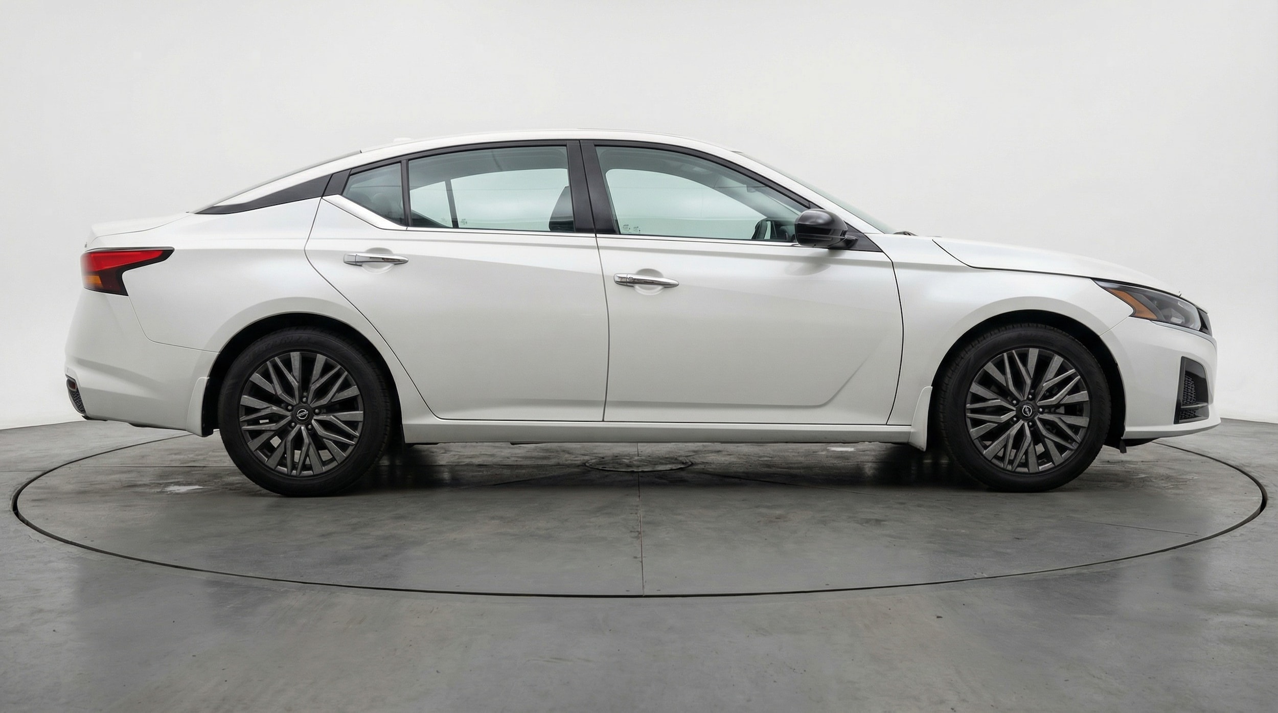 Thumbnail: 2025 Nissan Altima - 8