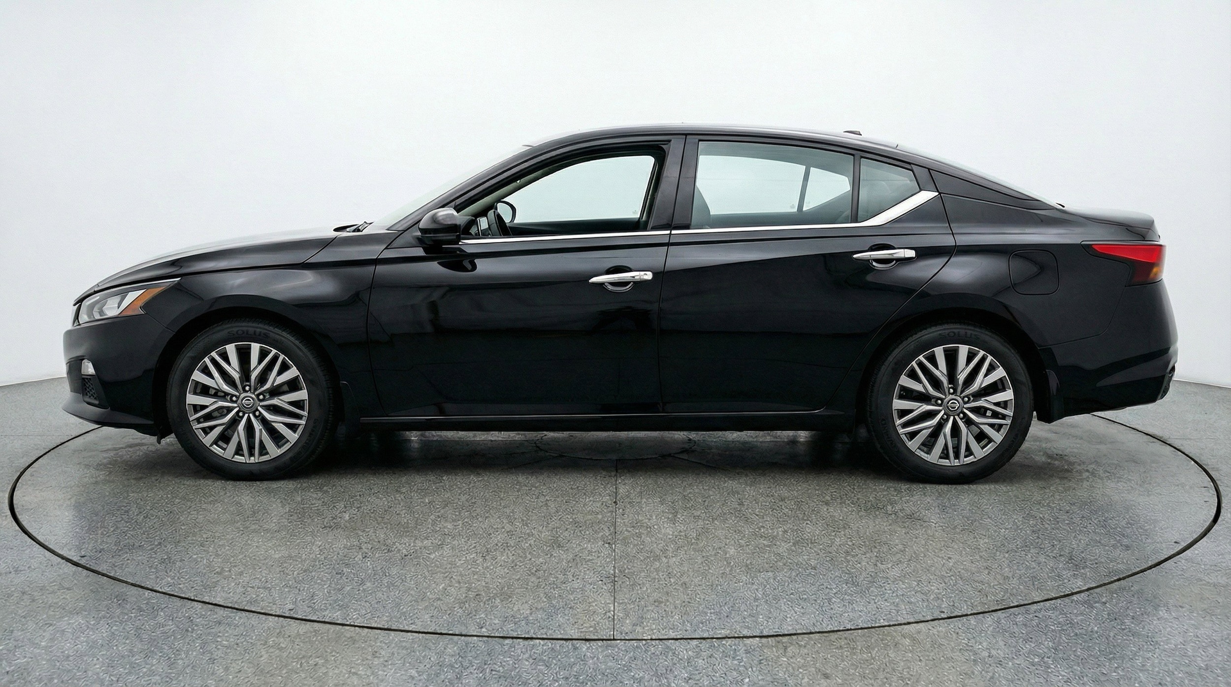 Thumbnail: 2025 Nissan Altima - 5