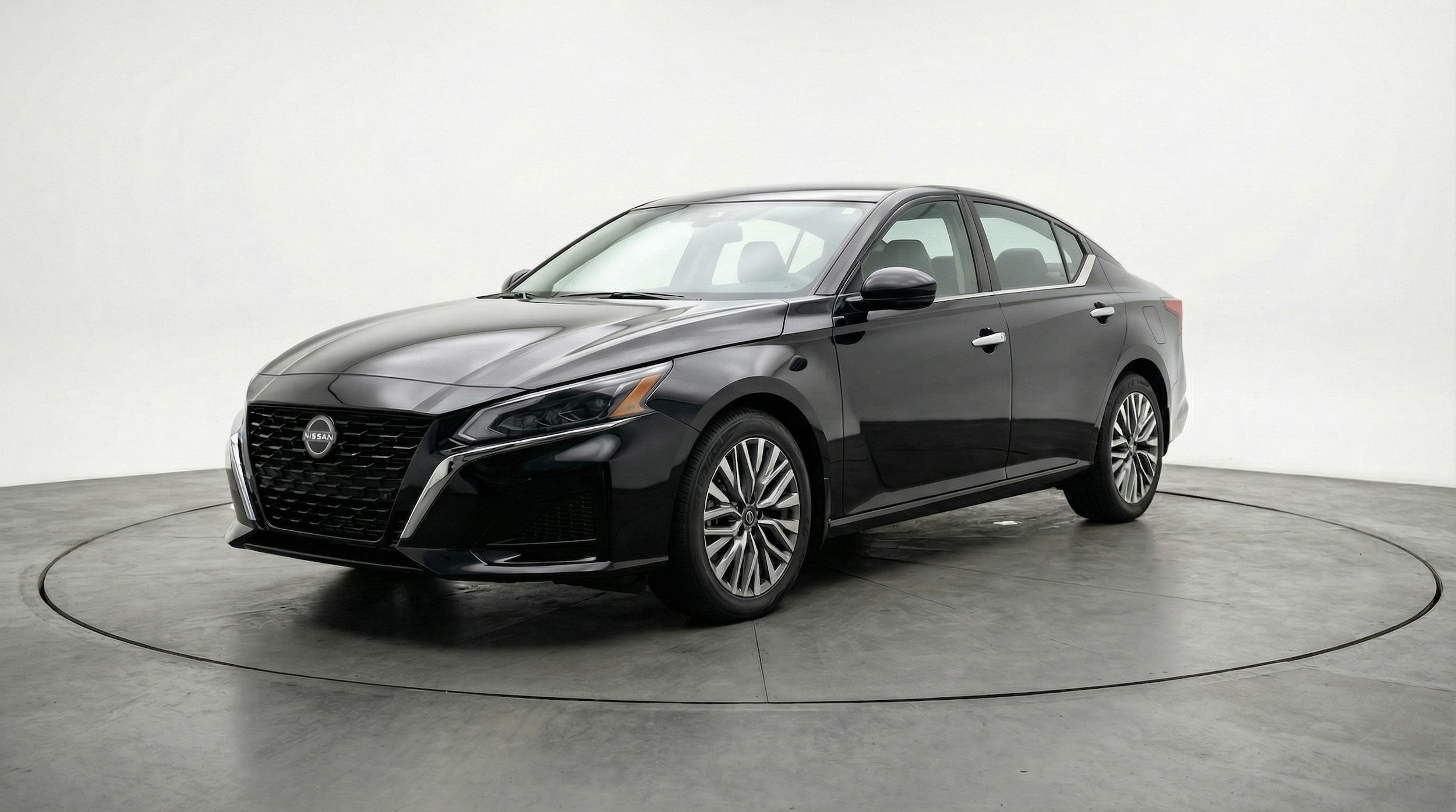 Thumbnail: 2025 Nissan Altima - 3