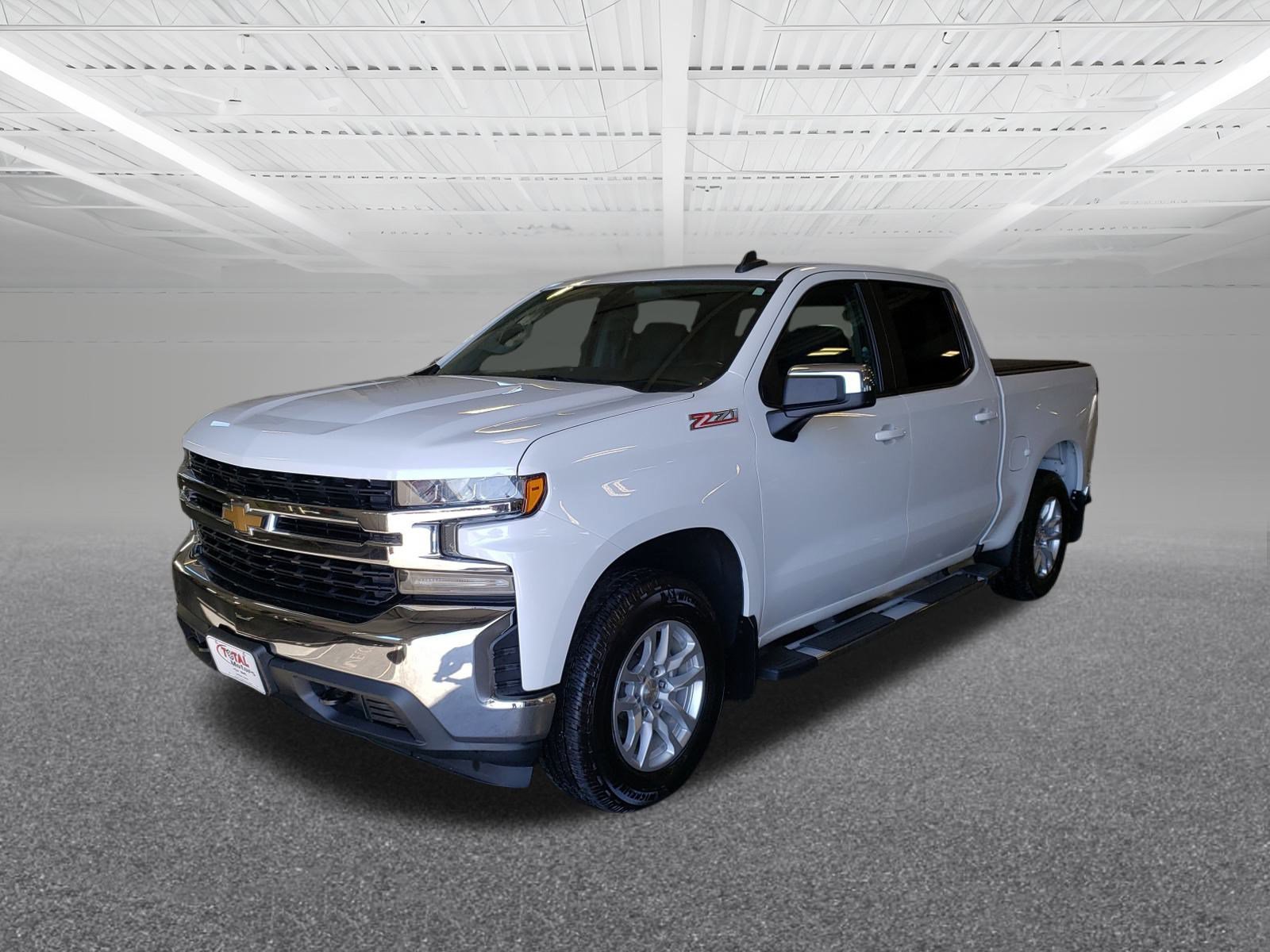 2020 Chevrolet Silverado 1500 LT photo 2