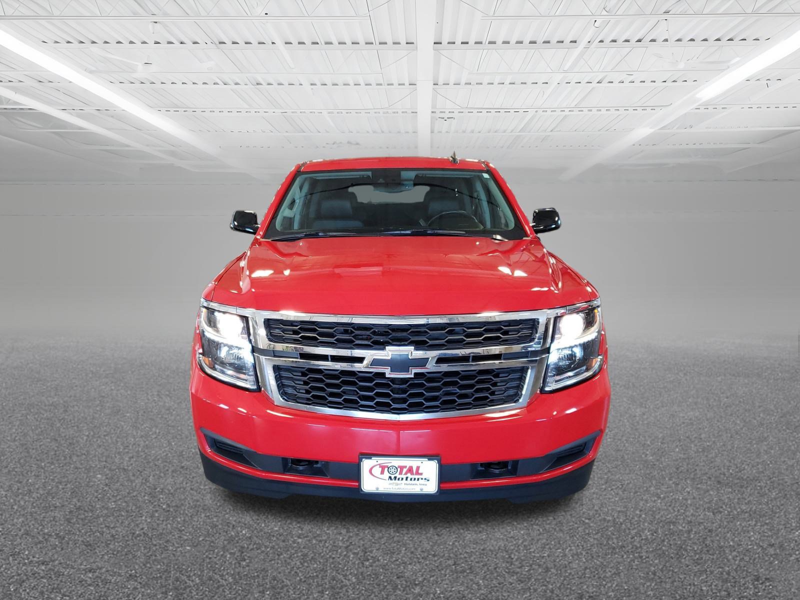 2020 Chevrolet Suburban LT photo 3