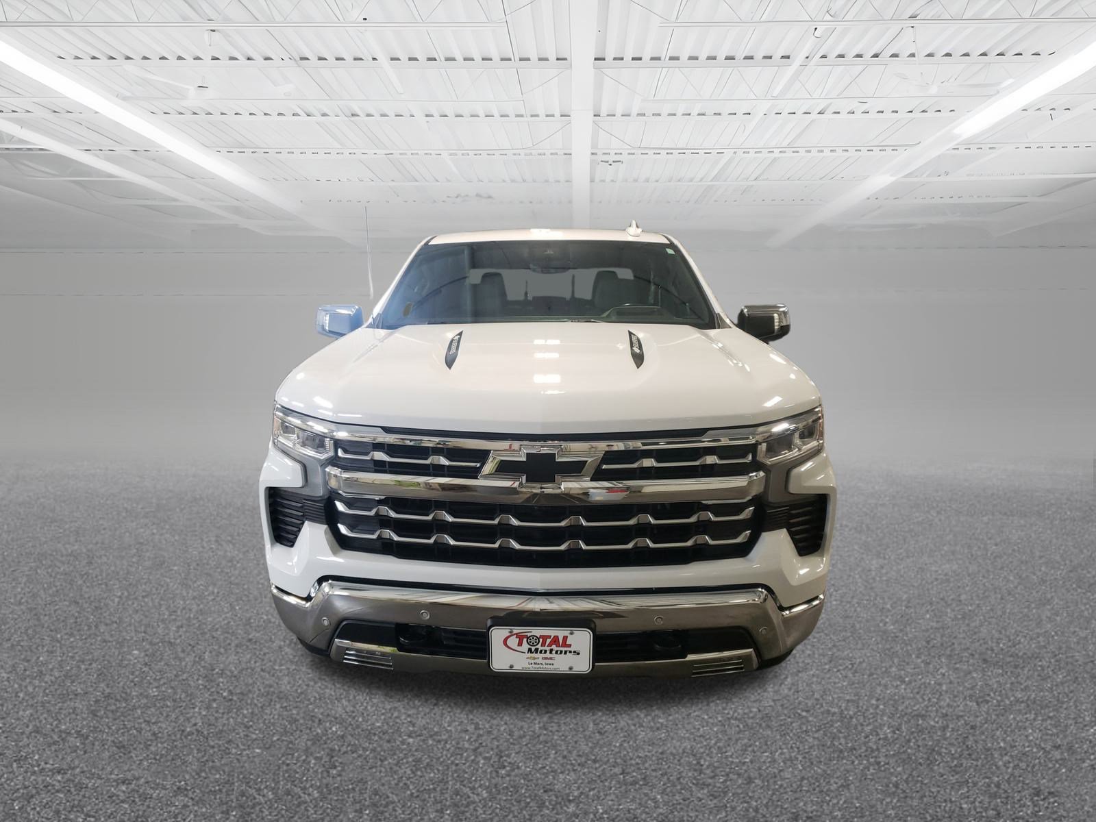 2023 Chevrolet Silverado 1500 LTZ photo 3