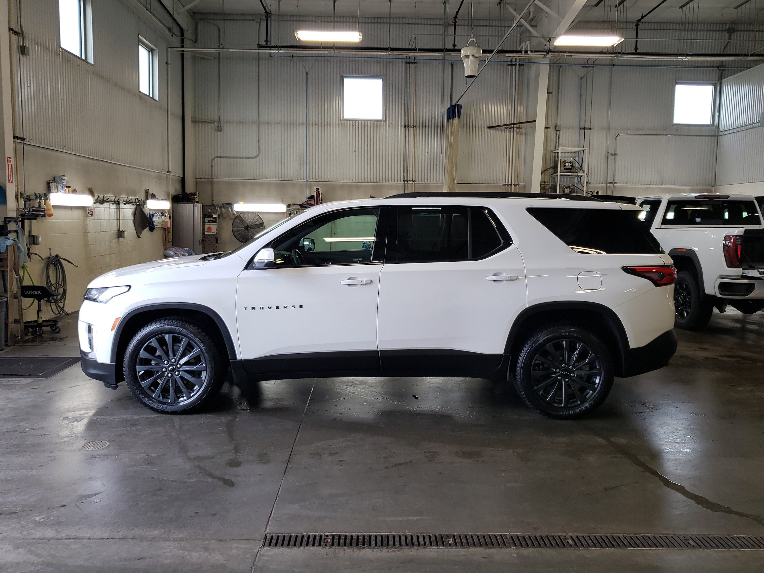 2023 Chevrolet Traverse RS
