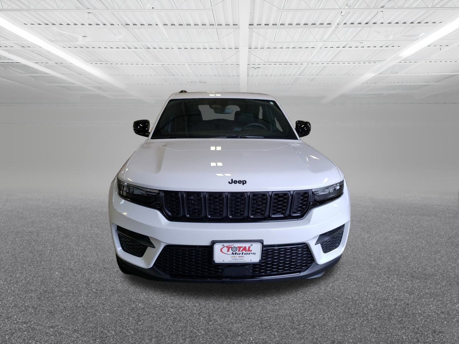 2023 Jeep Grand Cherokee Altitude photo 2