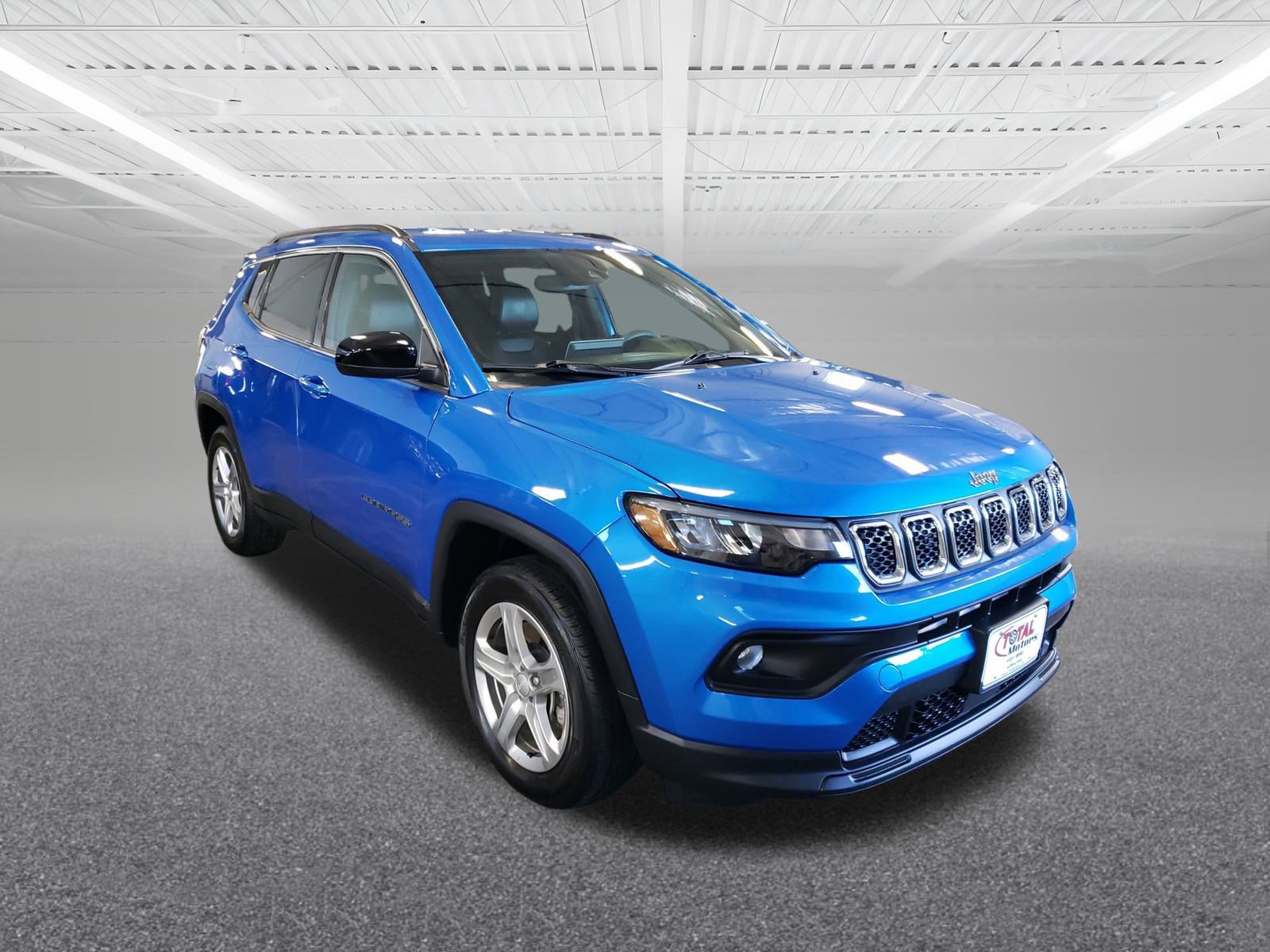 2024 Jeep Compass Latitude photo 3